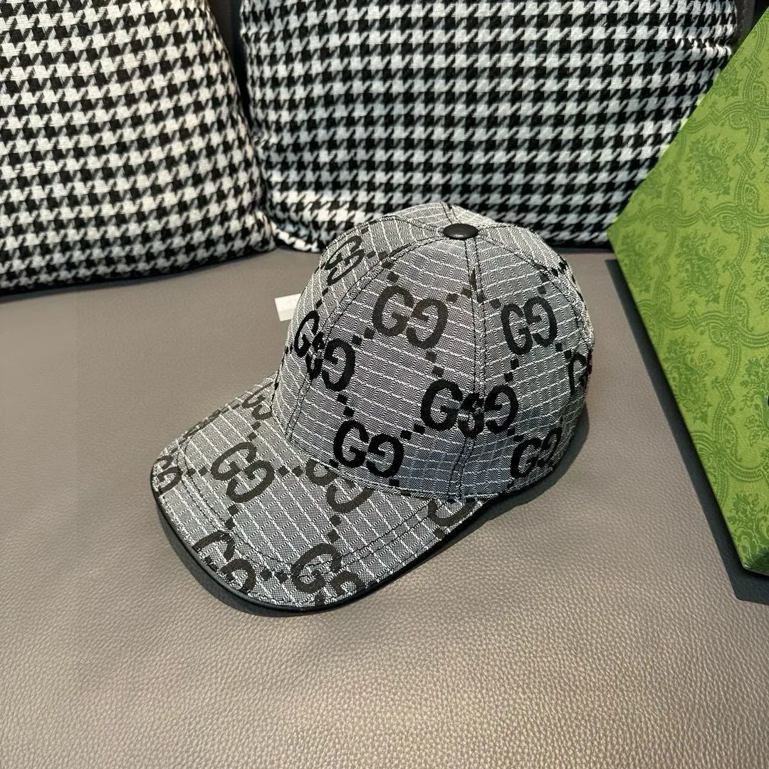 p90 New model shipped from official website. Gucci's latest original baseball cap, large double G, 1:1 mold customization at the counter, perfect alignment, original canvas fabric + first-layer cowhide, light and breathable! The basic head circumference is 56cm, and the patch is adjustable.