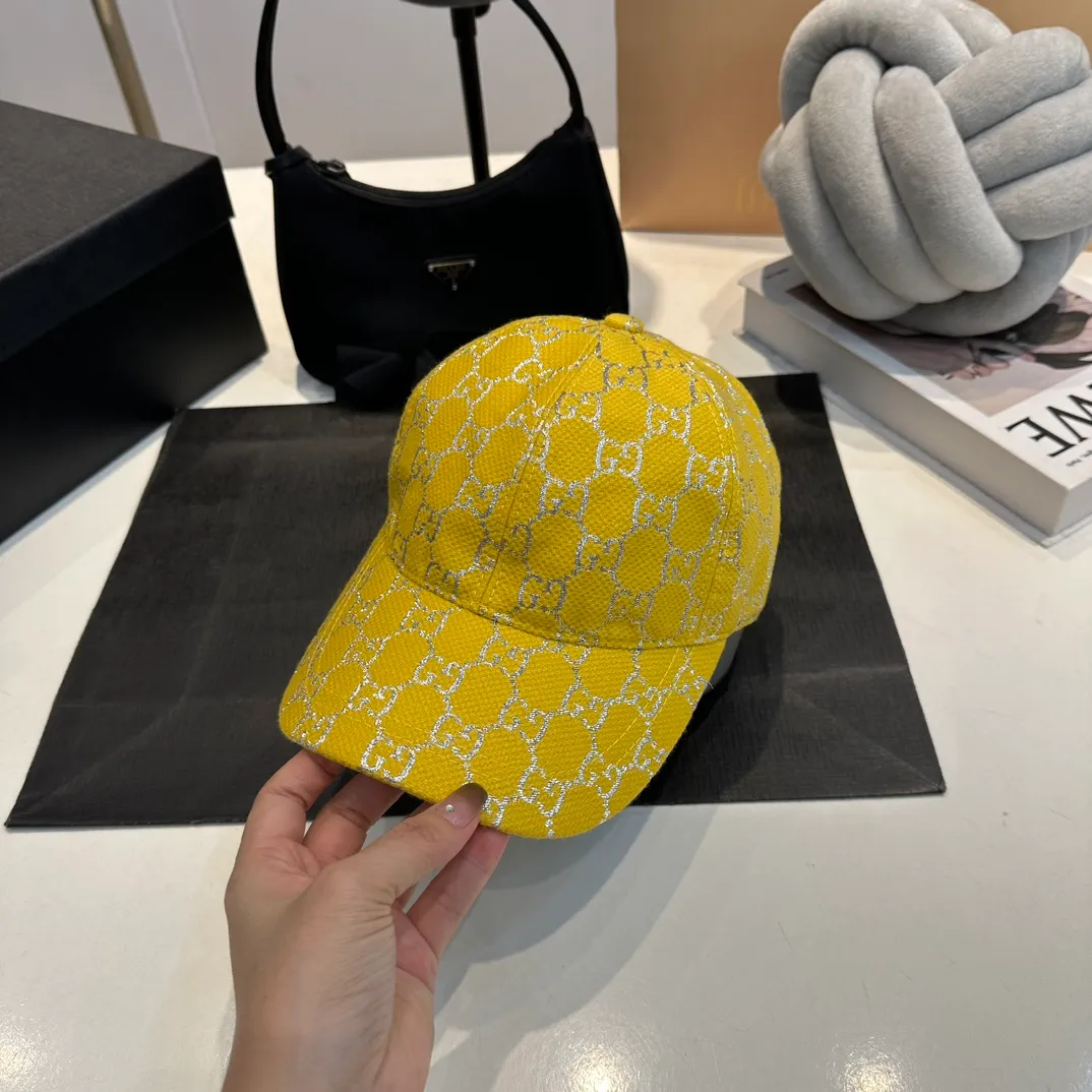 P70 Gucci baseball cap♥️GUCCI🧢New product from the official website, baseball cap, original quality, very popular 🔥🎩 The craftsmanship is very exquisite, high-end and classy! Low-key luxury, easy to carry! Running volume!