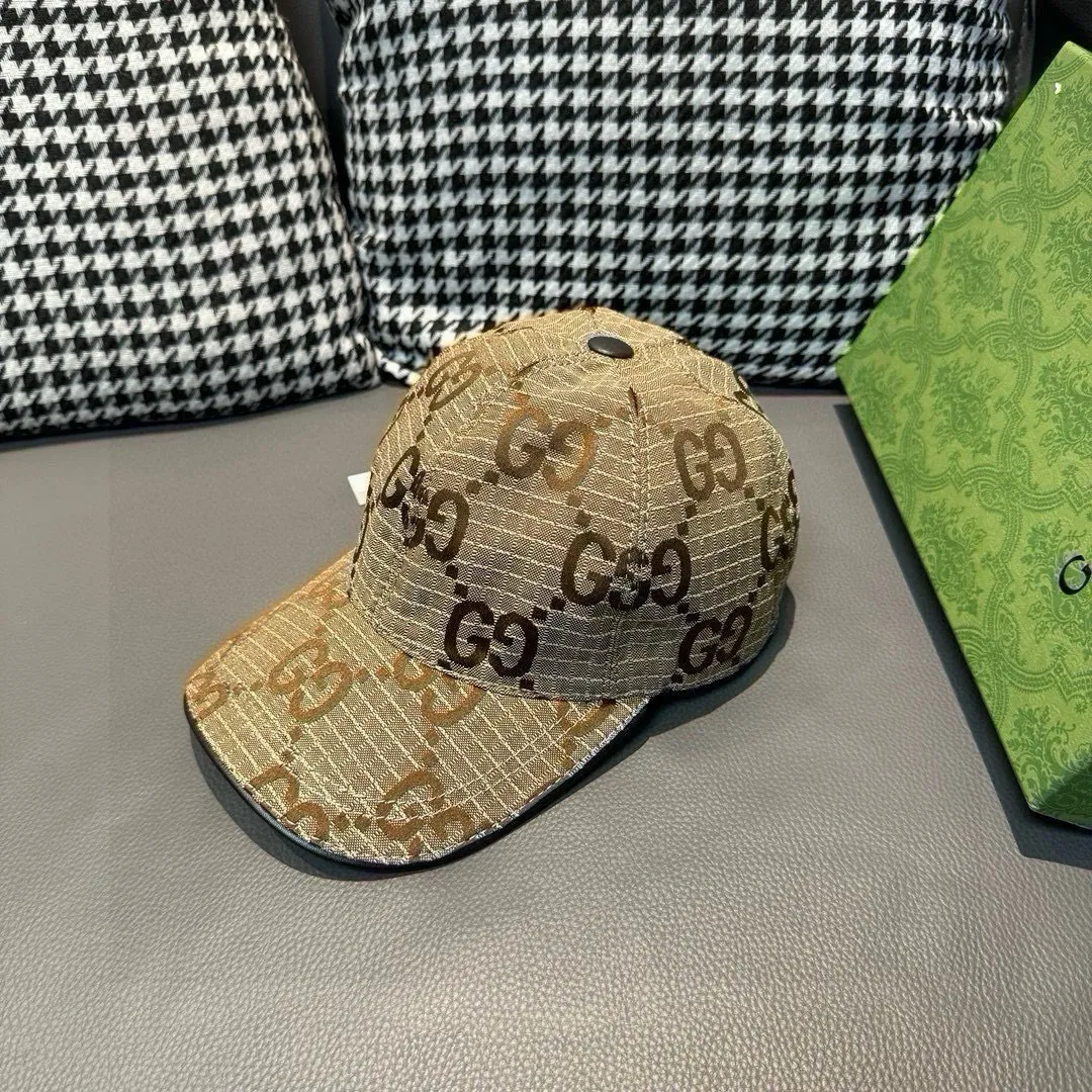 p90 New model shipped from official website. Gucci's latest original baseball cap, large double G, 1:1 mold customization at the counter, perfect alignment, original canvas fabric + first-layer cowhide, light and breathable! The basic head circumference is 56cm, and the patch is adjustable.