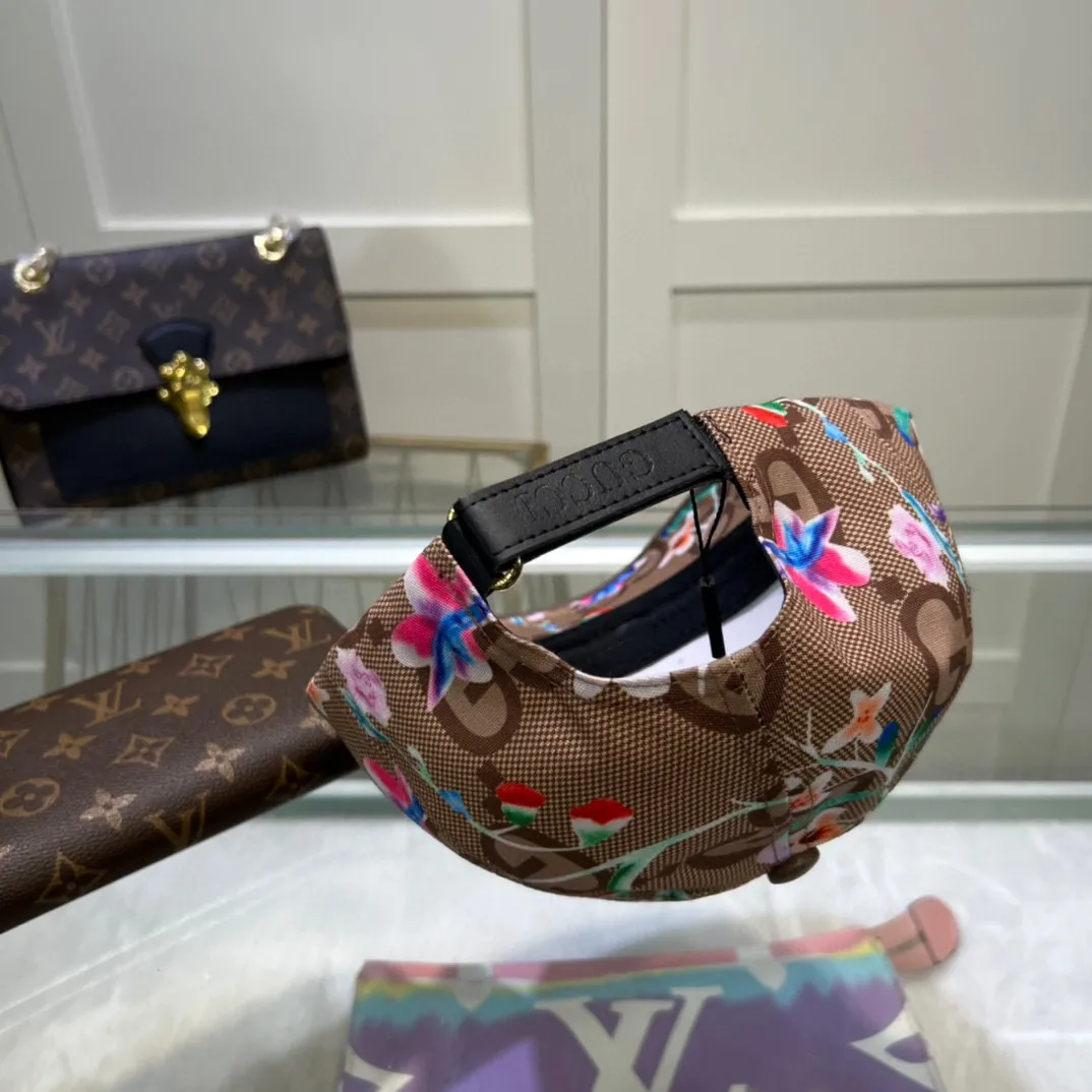 P56💰Gucci Baseball Cap GUCCI🧢Original quality is hot now 🔥🎩 The craftsmanship is very exquisite, the atmosphere is high-end and classy! Low-key luxury, easy to carry! Running volume! 【68211469】