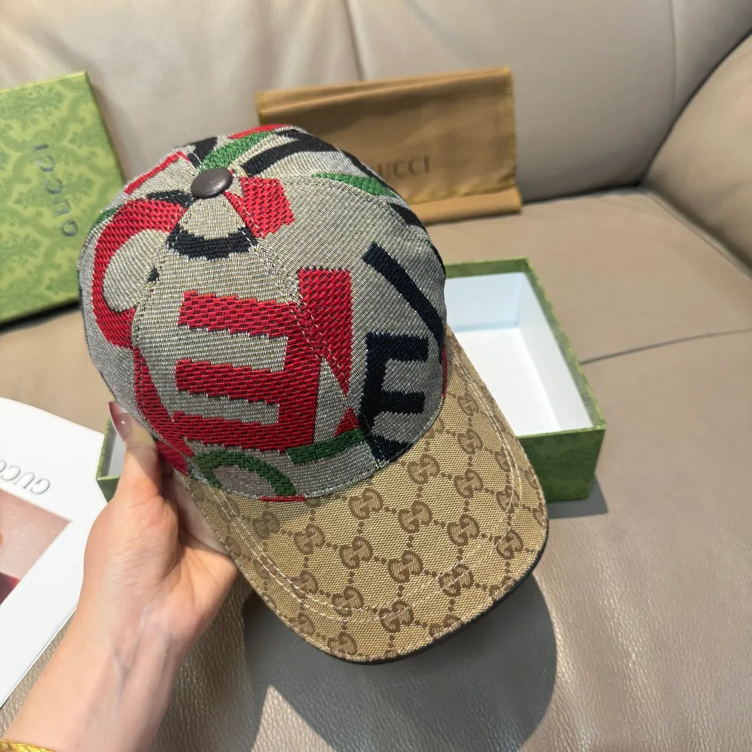 p90 Gucci 2025 new model, Gucci (Gucci) new original baseball cap😍Graffiti art baseball cap😍Customized at 1:1 mold opening at the counter, the highest version, original canvas fabric + first layer of cowhide, light and breathable! Photographed in real life, suitable for men and women in all seasons, basic head circumference 56cm, adjustable patches.