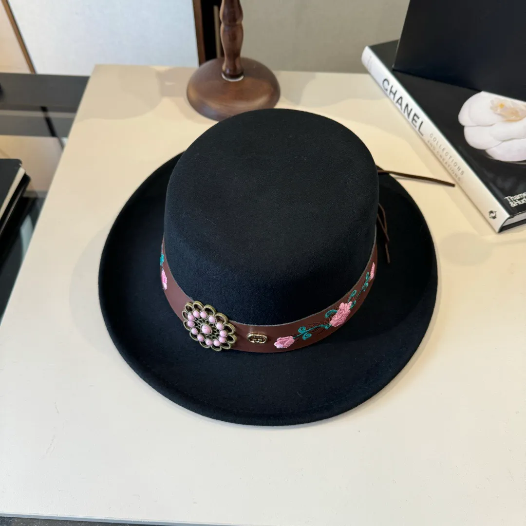 💰190¥ Gucci new wool top hat, flat top hat, 100% wool fabric 🦙%, head circumference 57cm