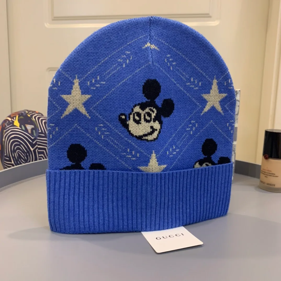 P90 GUCCI Gucci knitted Mickey head wool beanie, high-quality customized wool, handsome punk style, super cool and fashionable street style! Material: 100% cotton Head circumference: 55-58 cm