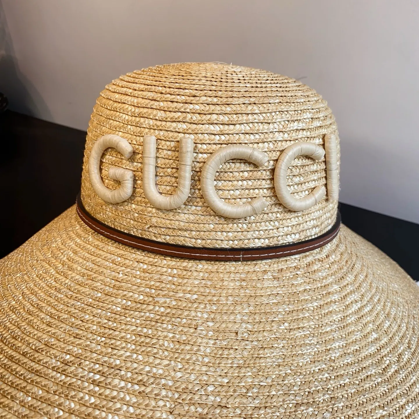 🆕New arrival ꫛꫀꪝ ❥—— 🪄Custom-made wheat straw hat with the same style as GUCCI counter 🖤 Retro French romantic style ✌️A must-have item for travel and vacation photos 📸Super production