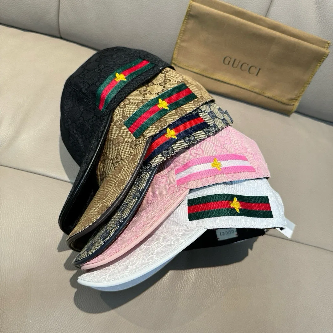 p90 ten thousand year classic model shipped!   , Gucci (Gucci) classic original baseball cap😍😍Little Bee, 1:1 mold opening and customization at the counter, the highest version, original canvas fabric + first layer of cowhide, pure cotton lining, light and breathable! Photographed in real life, suitable for men and women in all seasons, basic head circumference 56cm, adjustable patches.