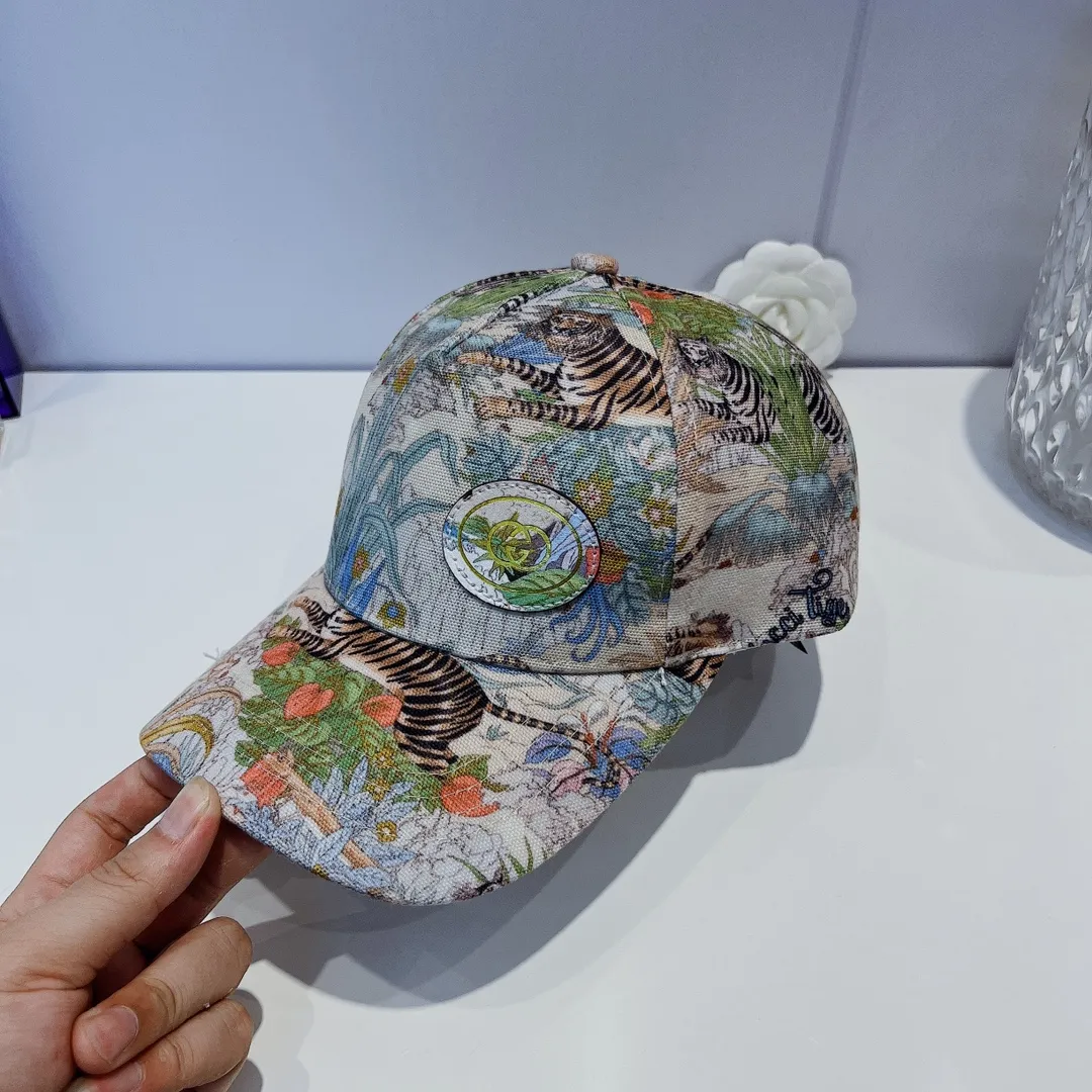 P70 [GUCCI Gucci] 2022 spring and summer new counter synchronized tiger pattern versatile baseball cap, new model shipped, big brands out on the street, perfect for matching clothes! Everyone must enter!