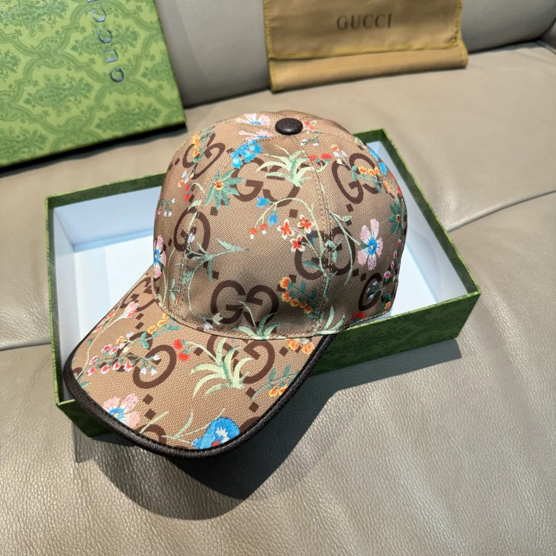 p90., Gucci Gucci's new original baseball cap, floral large double G, customized at the counter with 1:1 mold opening, perfect matching pattern, original canvas fabric + first-layer cowhide, light and breathable! The basic head circumference is 56cm, and the patch is adjustable.