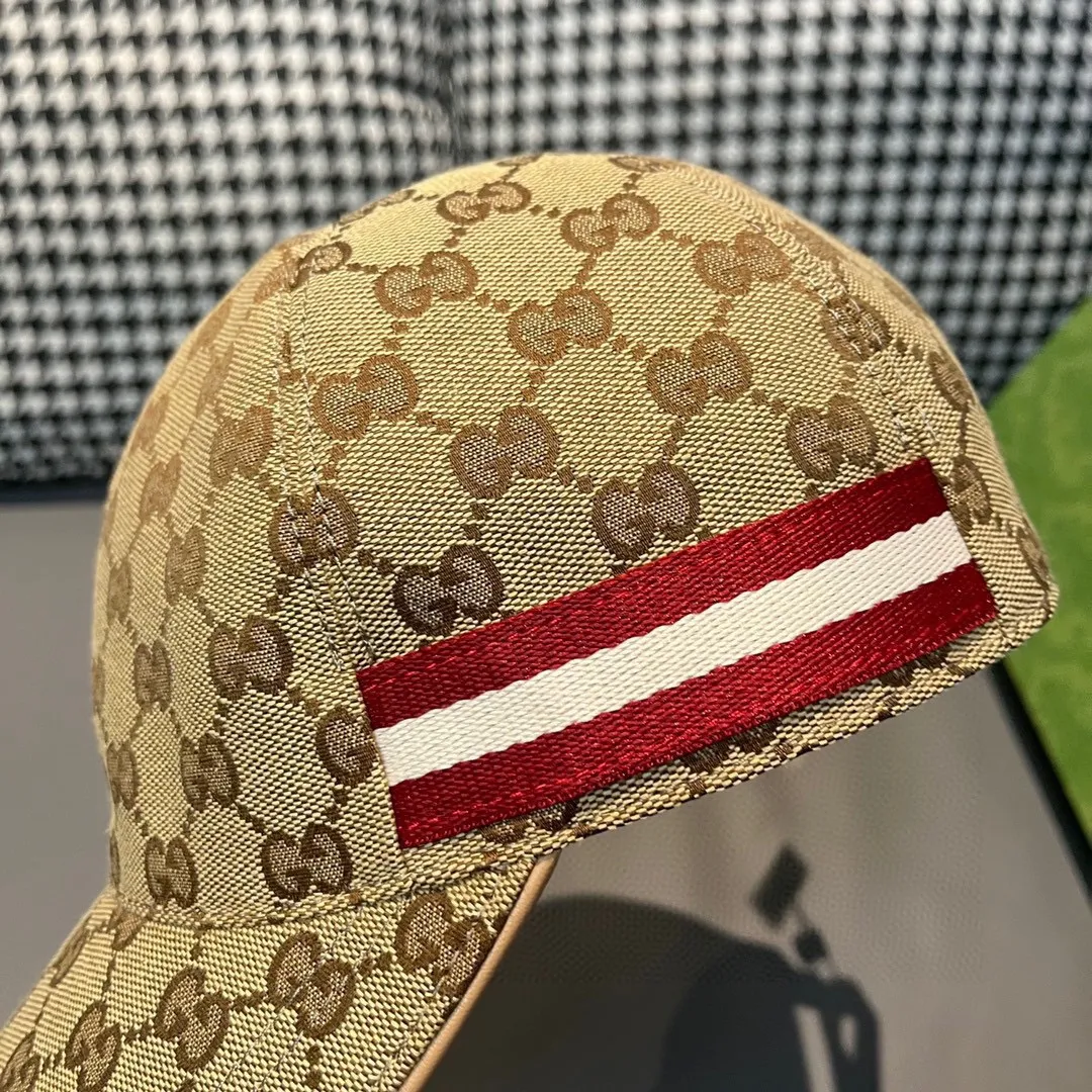 🉐️900,000-year-old classic models are now available in new colors! 🎗, Gucci (Gucci) classic original baseball cap 😍😍 1:1 mold customization at the counter, the highest version, original canvas + first-layer cowhide, light and breathable! Photographed in real life, suitable for men and women in all seasons, basic head circumference 56cm, adjustable patches.