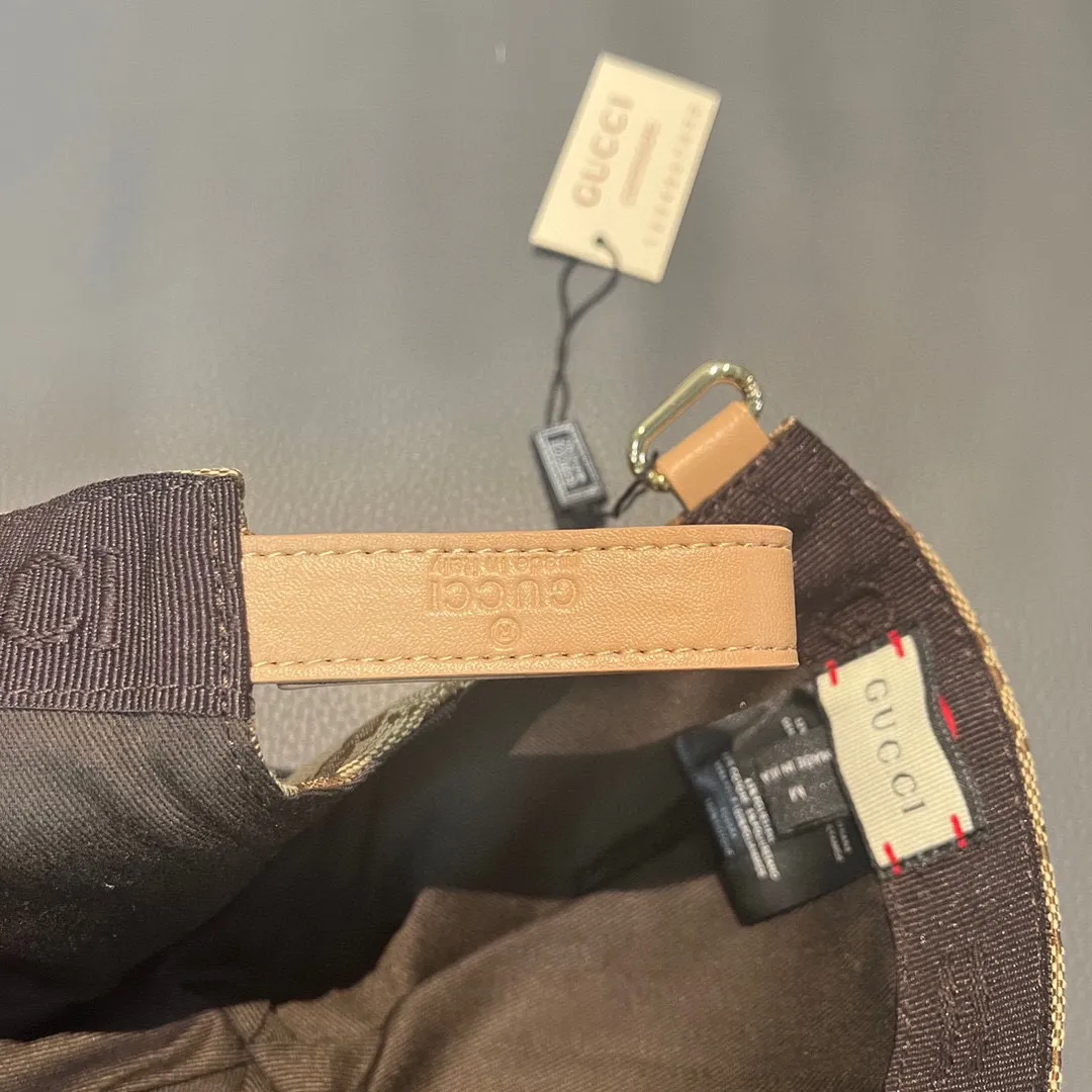 🉐️900,000-year-old classic models are now available in new colors! 🎗, Gucci (Gucci) classic original baseball cap 😍😍 1:1 mold customization at the counter, the highest version, original canvas + first-layer cowhide, light and breathable! Photographed in real life, suitable for men and women in all seasons, basic head circumference 56cm, adjustable patches.