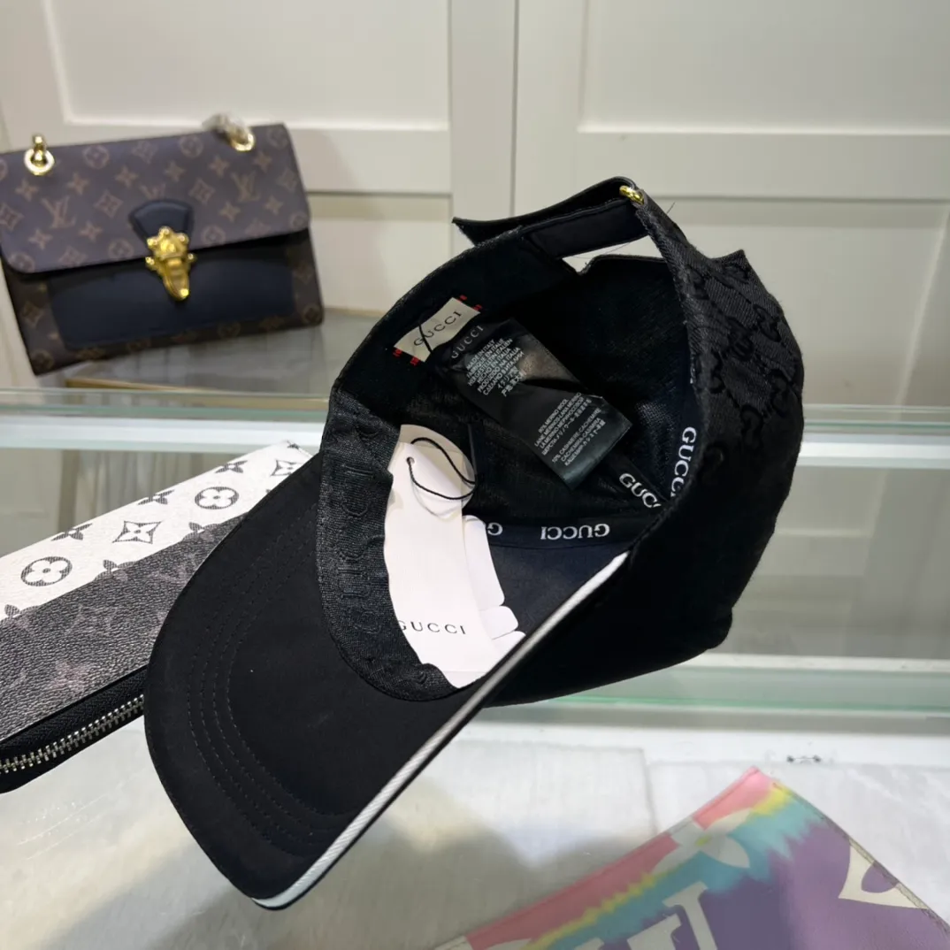 P48💰Gucci Baseball Cap♥️GUCCI🧢New product from the official website, baseball cap, original quality, very popular 🔥🎩 The craftsmanship is very exquisite, high-end and classy! Low-key luxury, easy to carry! Running volume!
