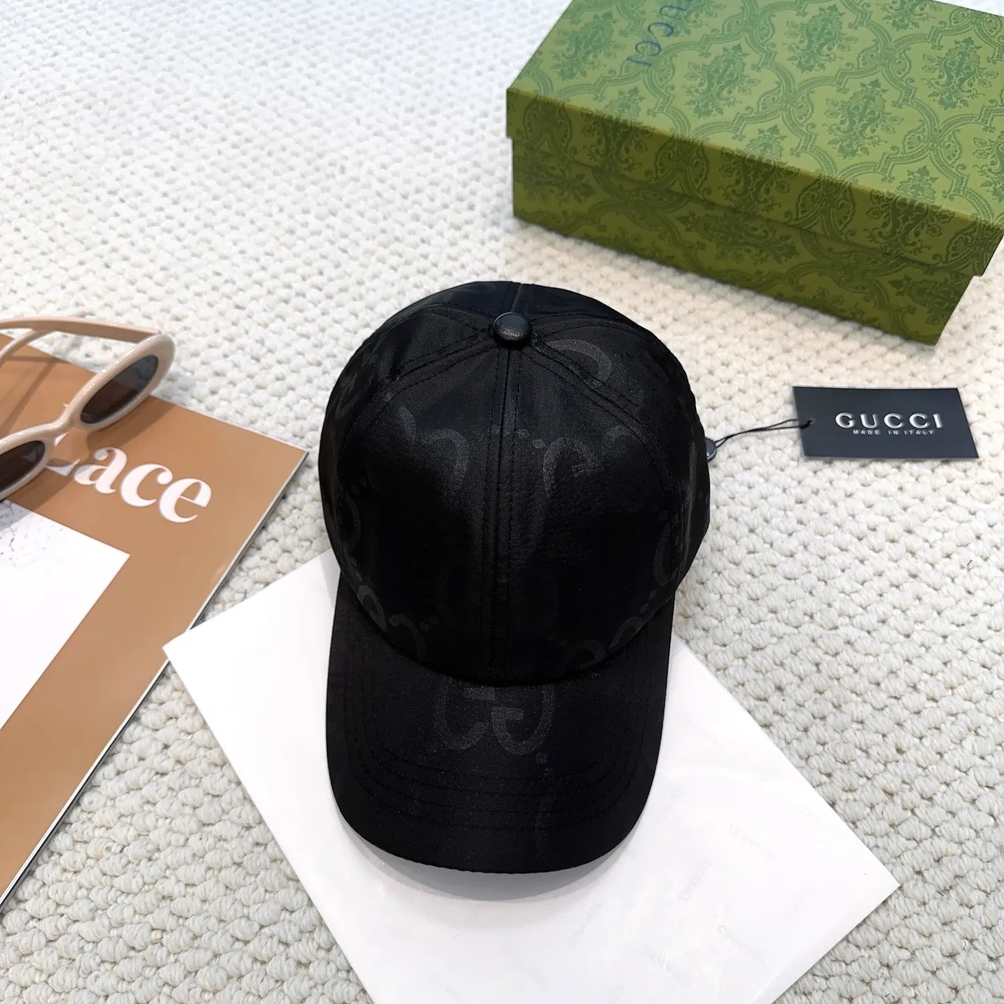 P66 original quality GUCCI Gucci baseball cap🧢Official website new product Gucci baseball cap🧢hot coming. The craftsmanship is very exquisite, high-end and classy! Low-key luxury, easy to carry! Running volume!
