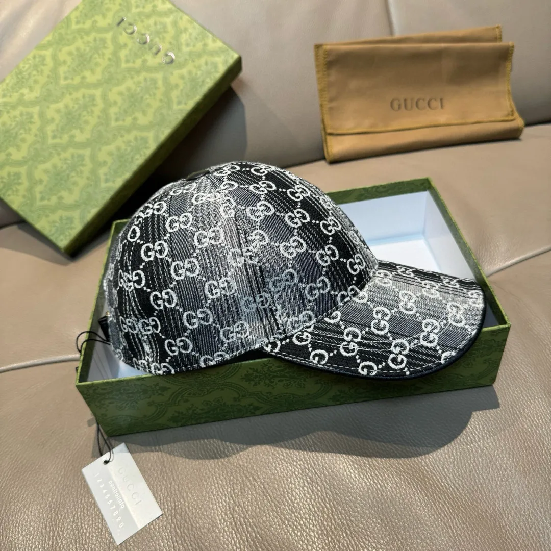 p90, Gucci (Gucci) new original baseball cap, gradient candy double G, 1:1 mold opening and customization at the counter! Original denim fabric + first-layer cowhide, light and breathable! Actual photo, suitable for men and women, basic head circumference 56cm, adjustable patch.
