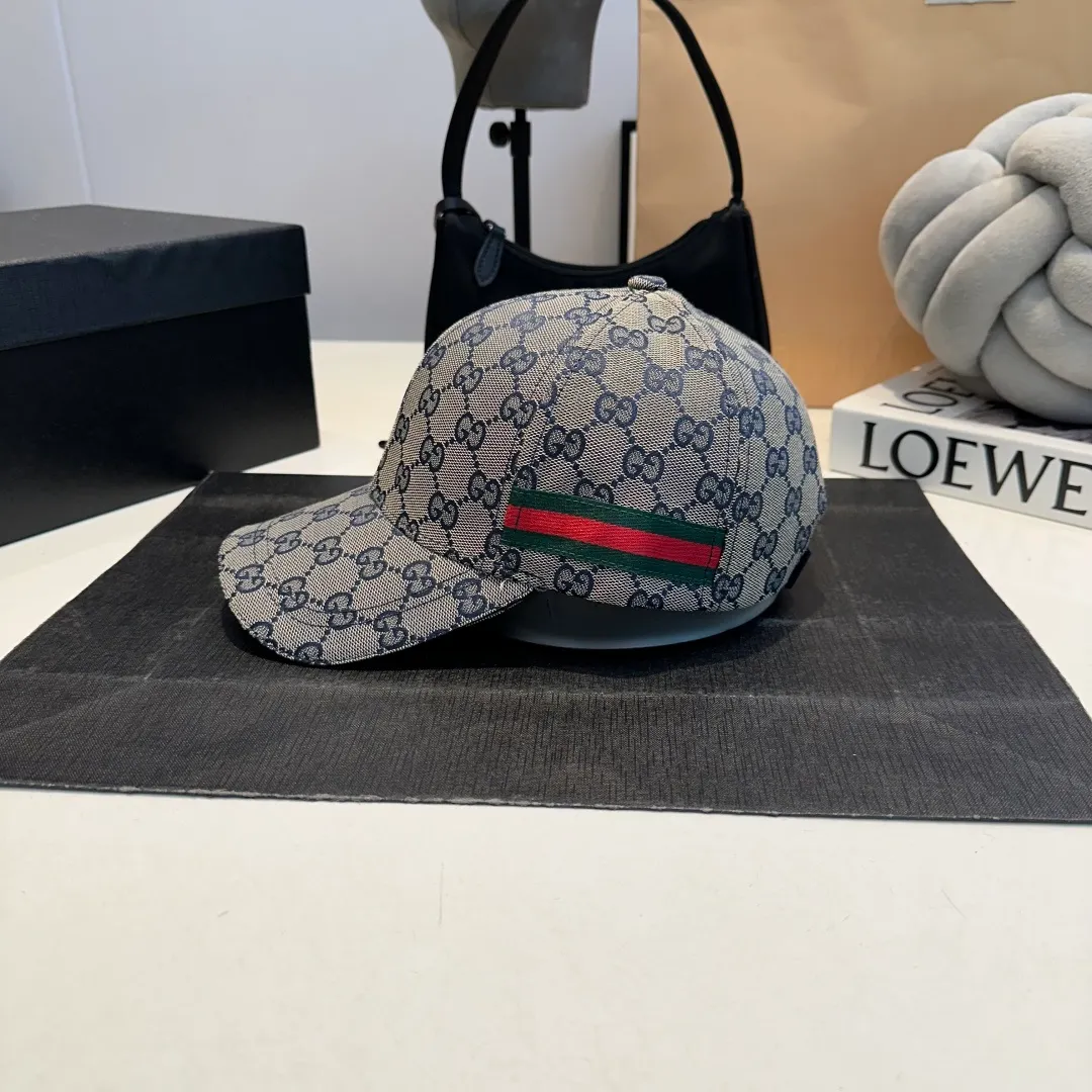 P600000 classic model! Gucci (Gucci) classic original baseball cap😍Light and breathable! Photographed in real life, suitable for men and women in all seasons, basic head circumference 56cm, adjustable patches.