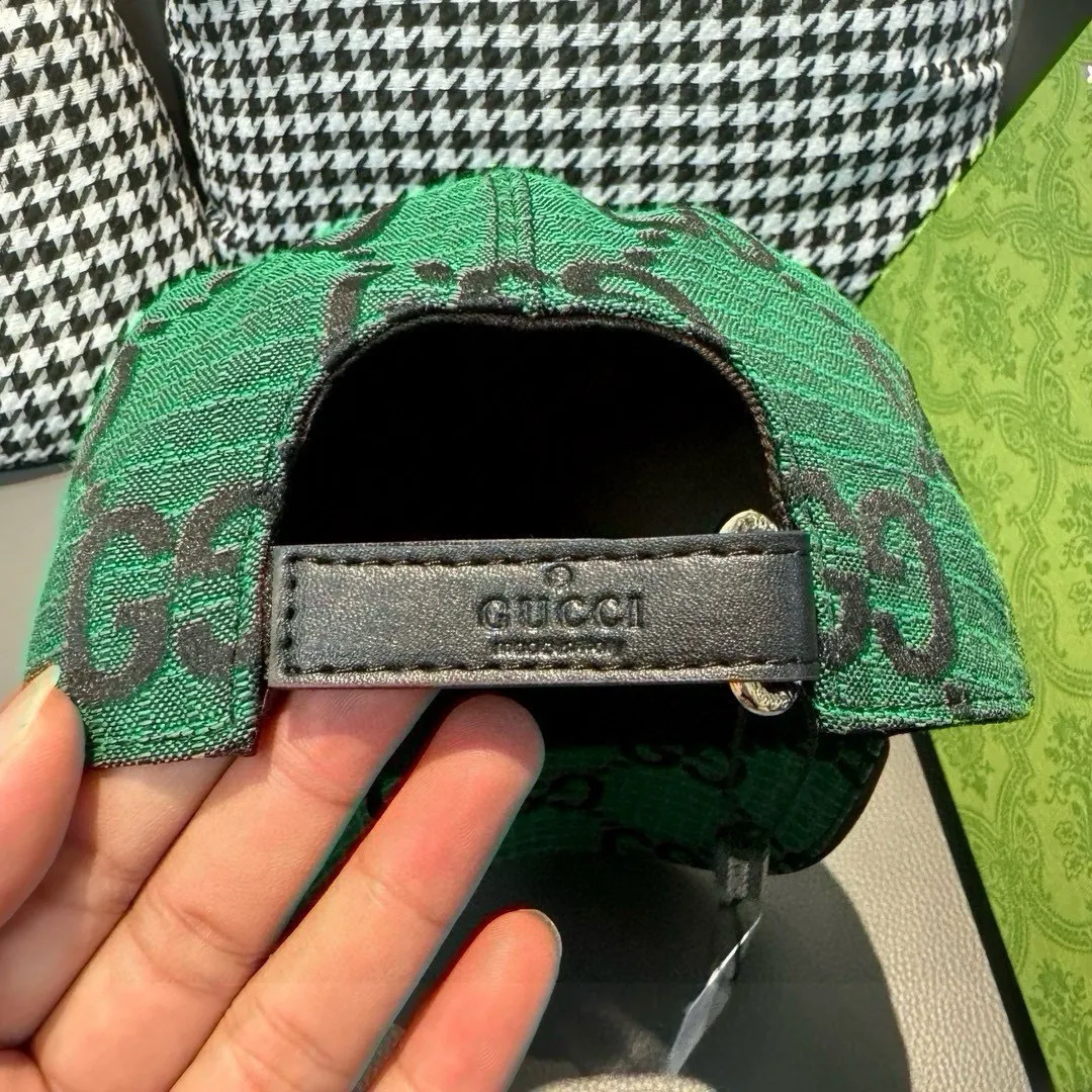 p90 New model shipped from official website. Gucci's latest original baseball cap, large double G, 1:1 mold customization at the counter, perfect alignment, original canvas fabric + first-layer cowhide, light and breathable! The basic head circumference is 56cm, and the patch is adjustable.
