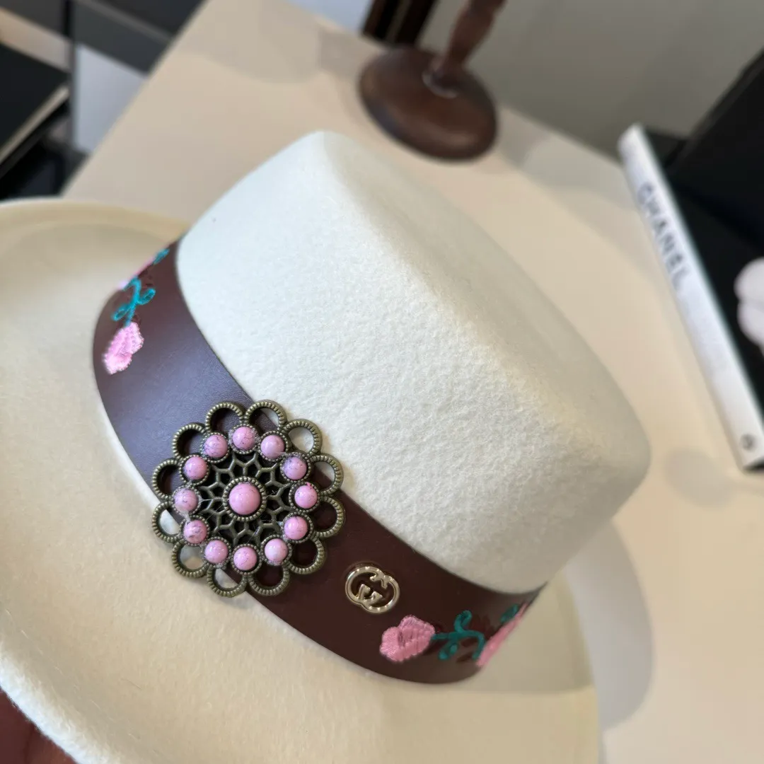 💰220¥ White Gucci new wool top hat, flat top hat, 100% wool fabric 🦙%, head circumference 57cm