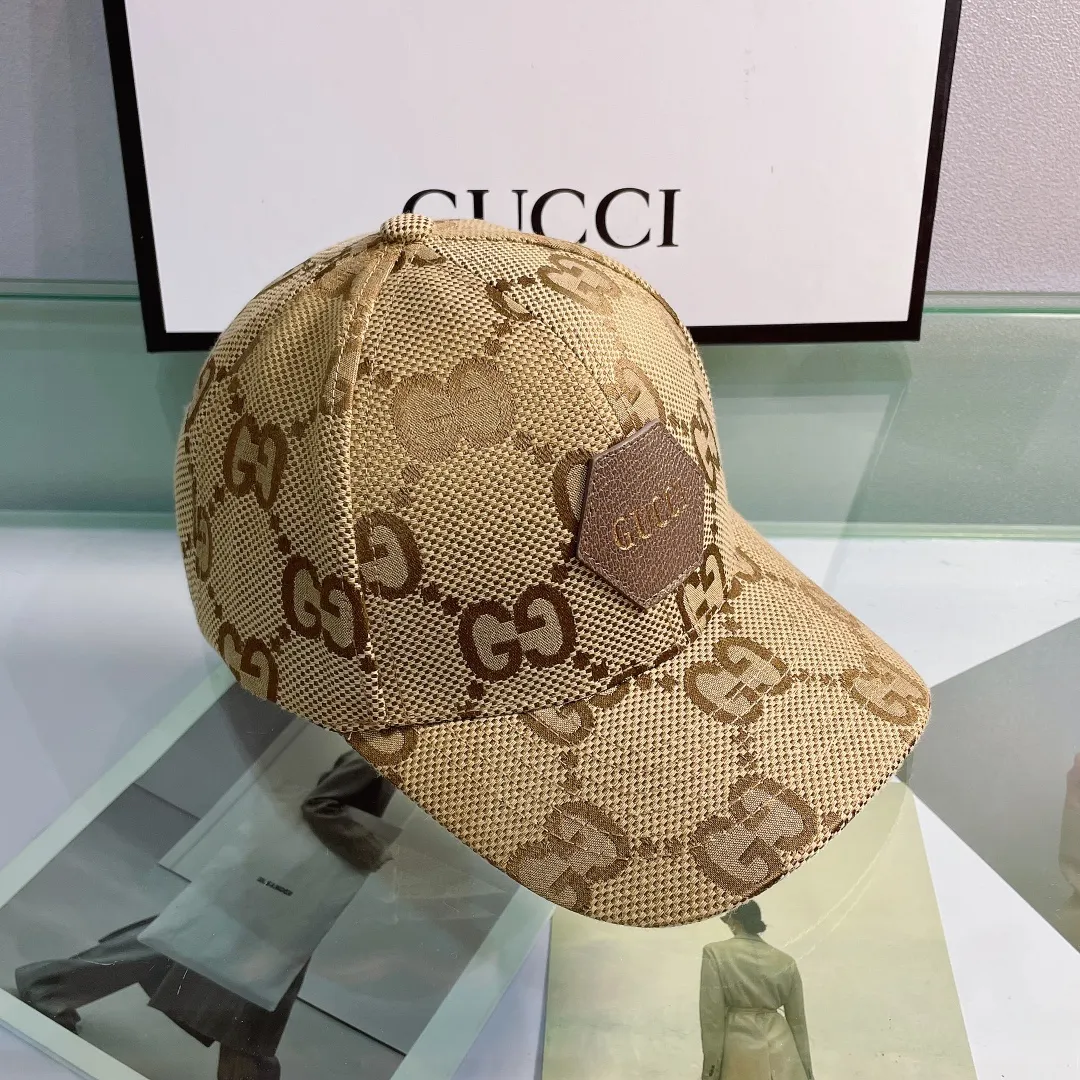 P70 Gucci (Gucci) classic quotation original baseball cap, 1:1 mold customization, original canvas fabric + first-layer cowhide, popular purchase agent, versatile style for men and women, great quality! The basic head circumference is 56cm, and the patch is adjustable.