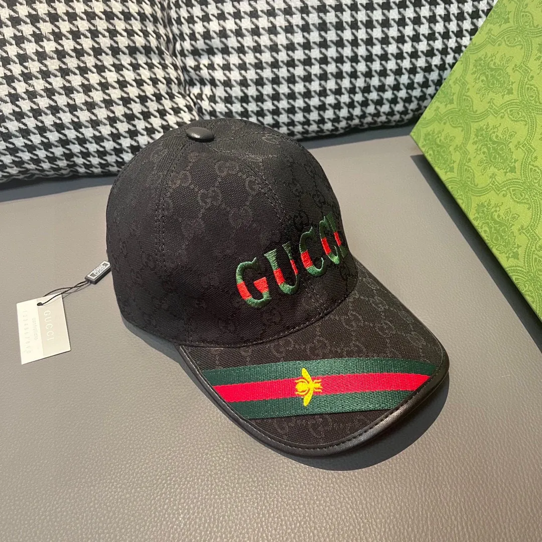 🉐️90, Gucci (Gucci) new original baseball cap, 1:1 mold customization, heavy embroidery, details comparable to counters, original canvas fabric + first-layer cowhide, excellent quality! The first choice for handsome men and beautiful women, fashionable and versatile. The basic head circumference is 56cm, and the patch is adjustable.