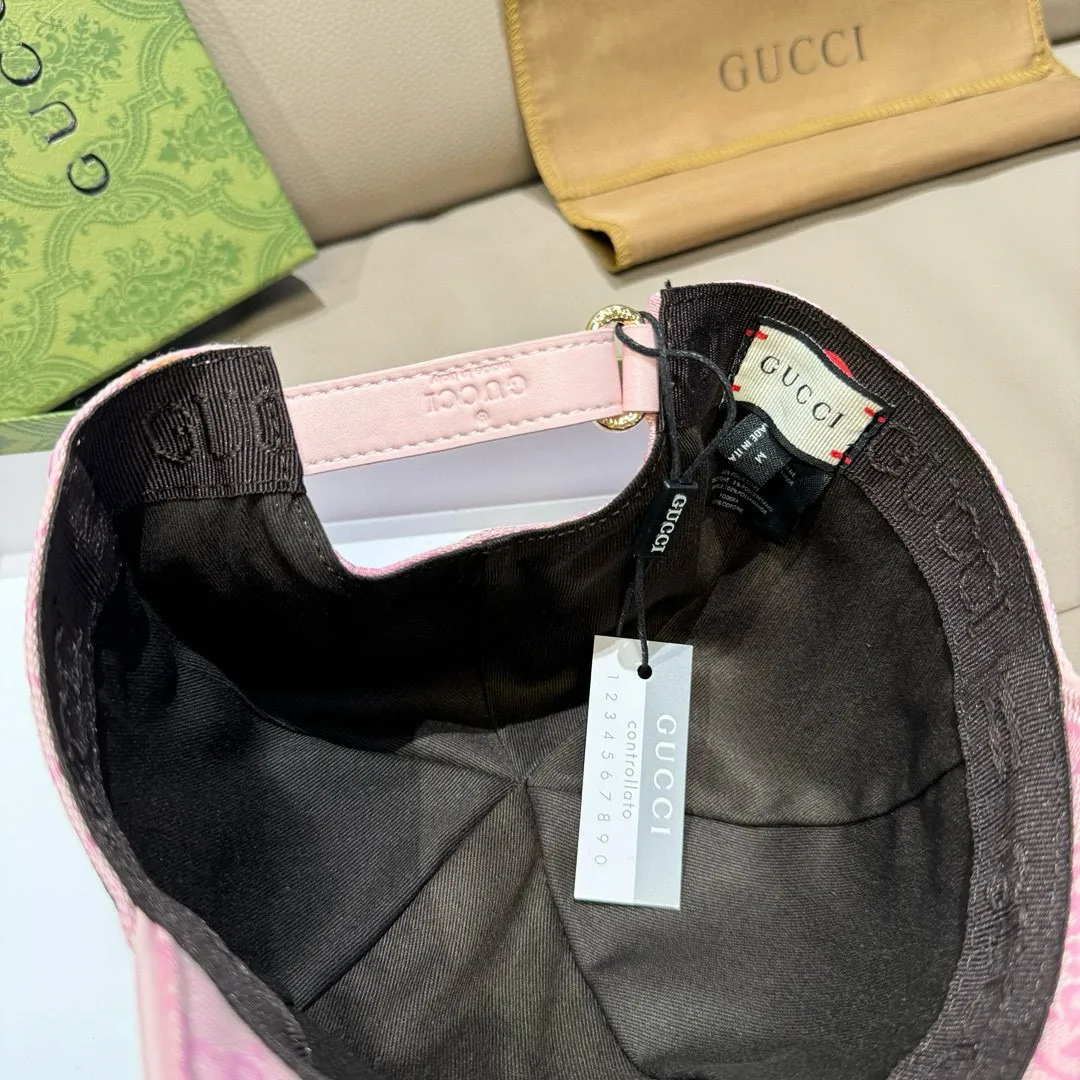 p90, Gucci (Gucci) original baseball cap, little bee embroidery, 1:1 mold customization, heavy embroidery, details comparable to counters, original canvas + first-layer cowhide, pure cotton lining, great quality! The first choice for handsome men and beautiful women, fashionable and versatile. Basic head circumference 56, adjustable patch