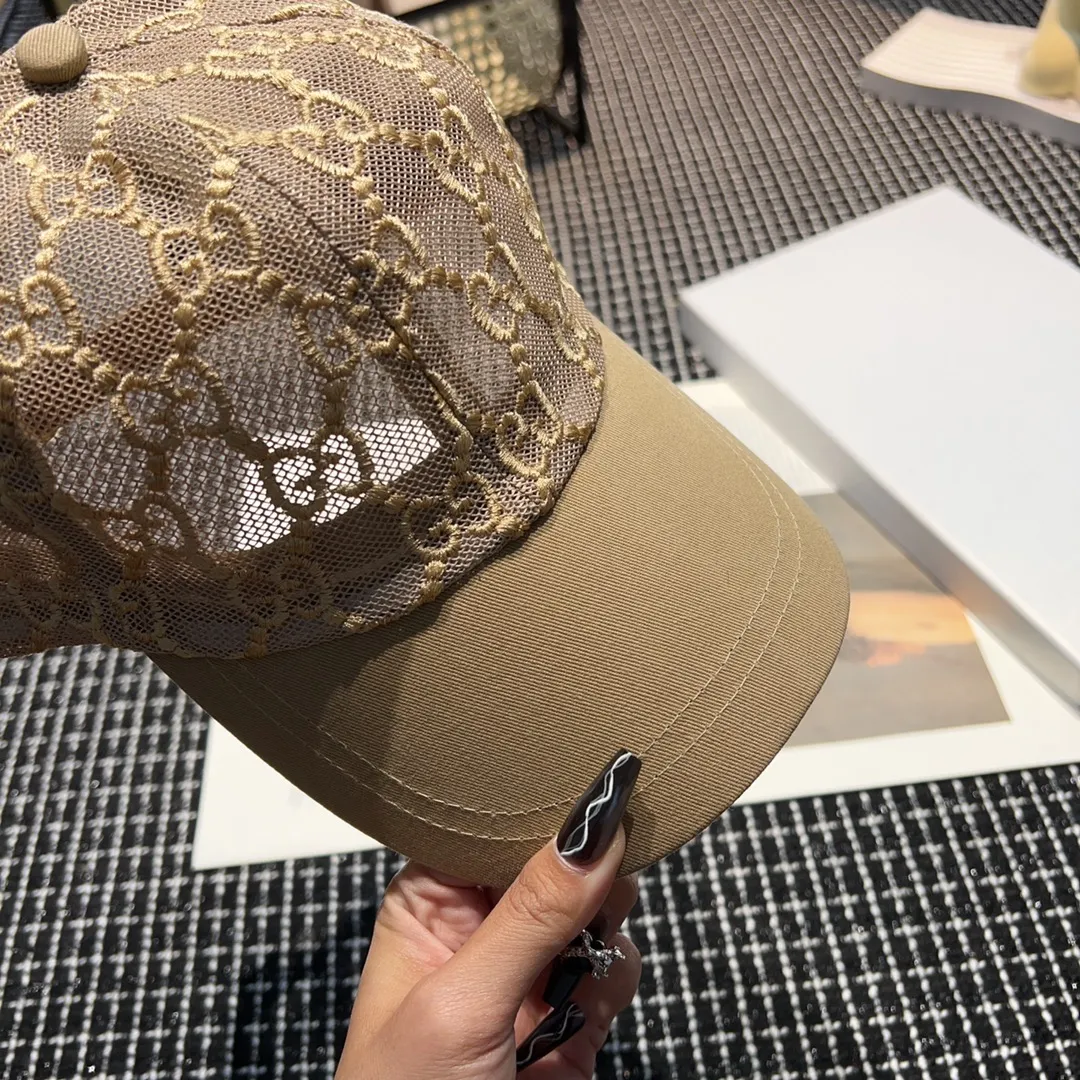 Special batch of 76 💰 Gina’s same style Gucci lace peaked cap. Let’s take a look at the simple details/lace➕embroidery, fine knitting with double G embroidered logo, full of exquisite details. There is not much to say about the hat. The shape and workmanship of the hat are the easiest to compare, especially this heavy-duty style with dual crafts#
