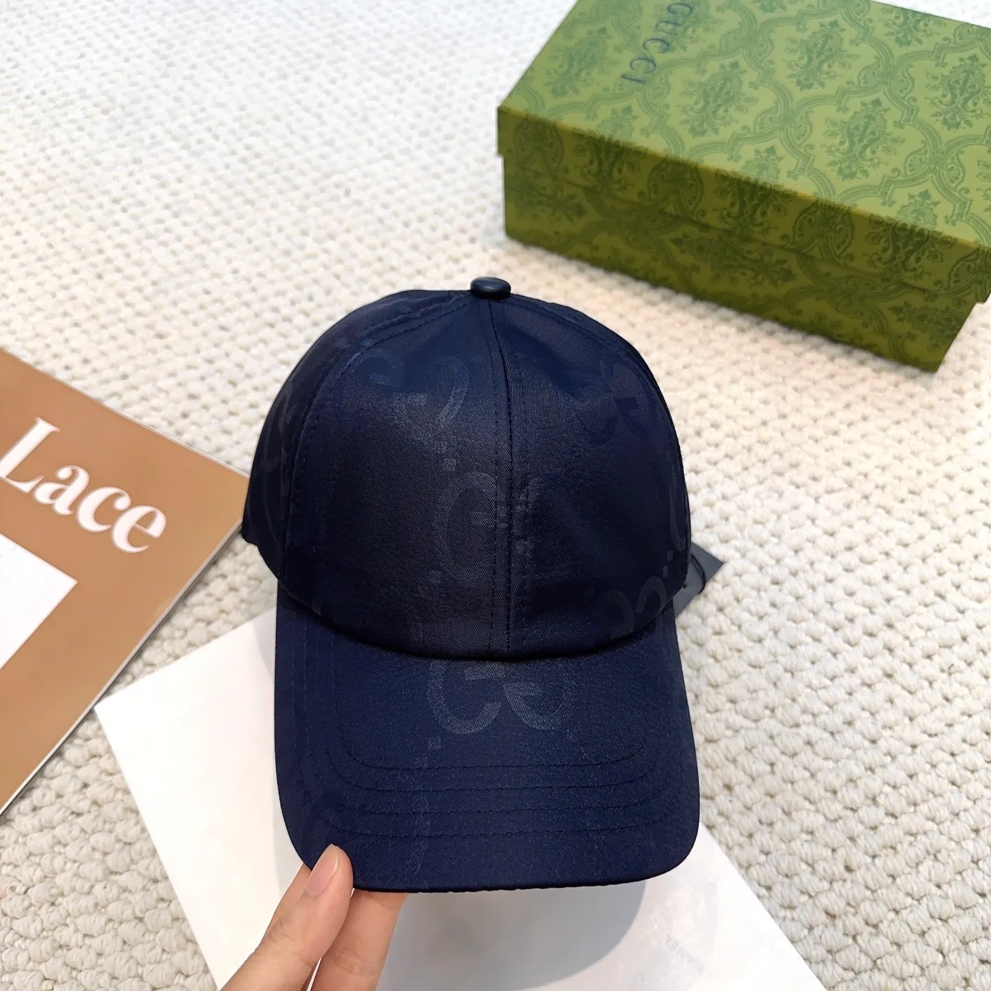 P60 original quality GUCCI Gucci baseball cap🧢Official website new product Gucci baseball cap🧢hot coming soon. The craftsmanship is very exquisite, high-end and classy! Low-key luxury, easy to carry! Running volume!
