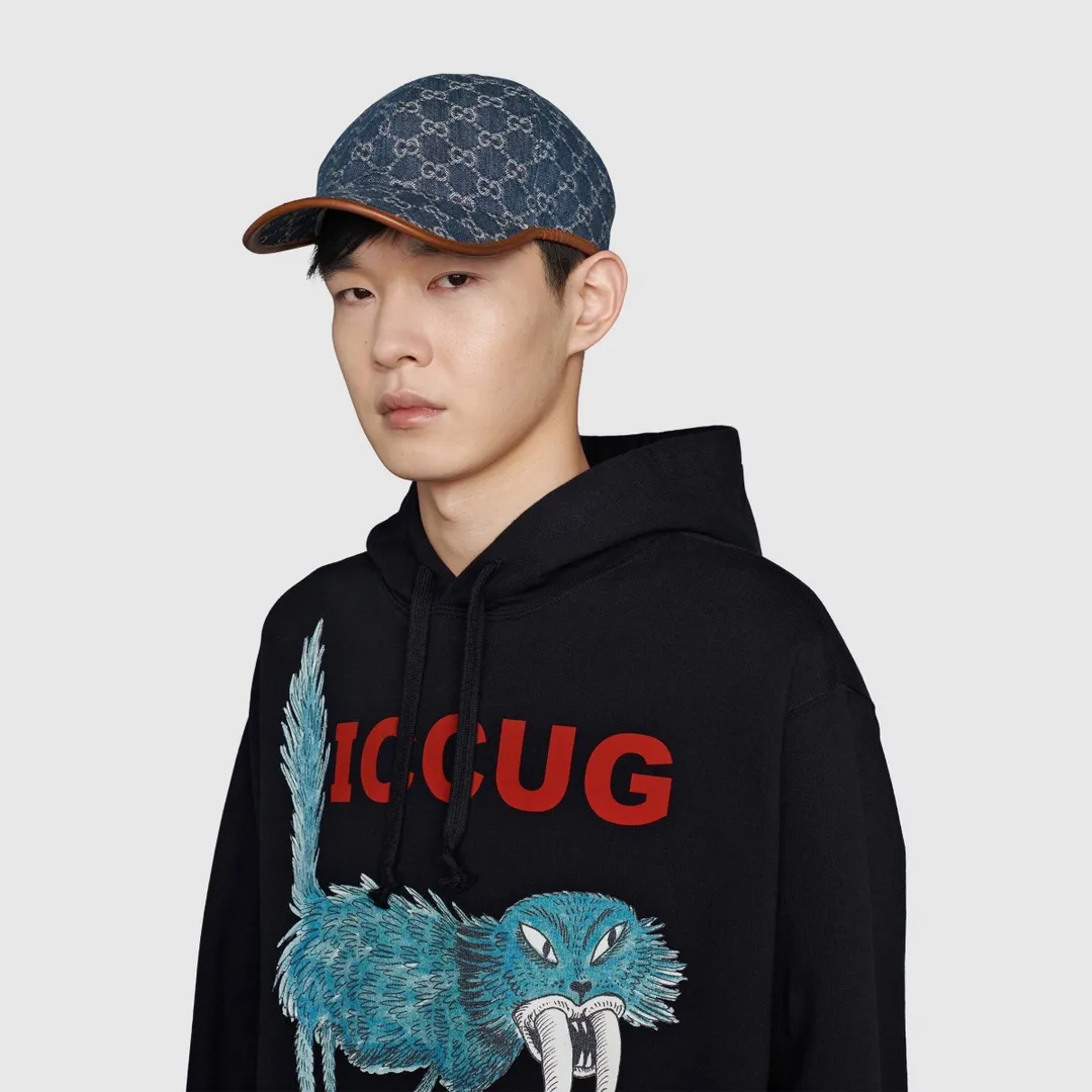P90 Gucci Baseball Cap GUCCI Baseball Cap 🧢The new Gucci baseball cap is synchronized with the official website, the original quality is very popular 🔥🎩 The craftsmanship is very exquisite, the high-end atmosphere is high-end! Low-key luxury, easy to carry!