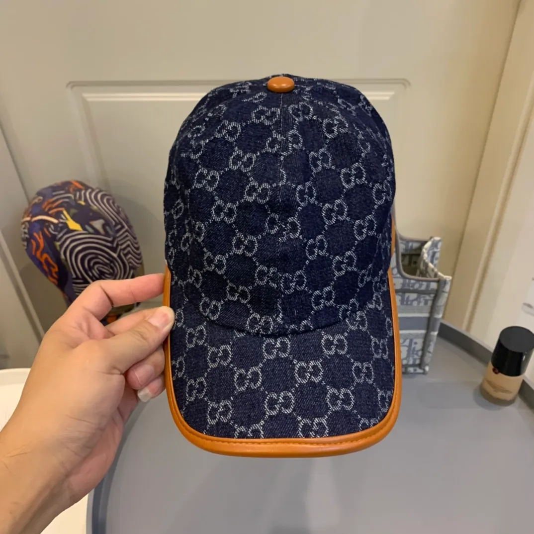 P90 Gucci Baseball Cap GUCCI Baseball Cap 🧢The new Gucci baseball cap is synchronized with the official website, the original quality is very popular 🔥🎩 The craftsmanship is very exquisite, the high-end atmosphere is high-end! Low-key luxury, easy to carry!