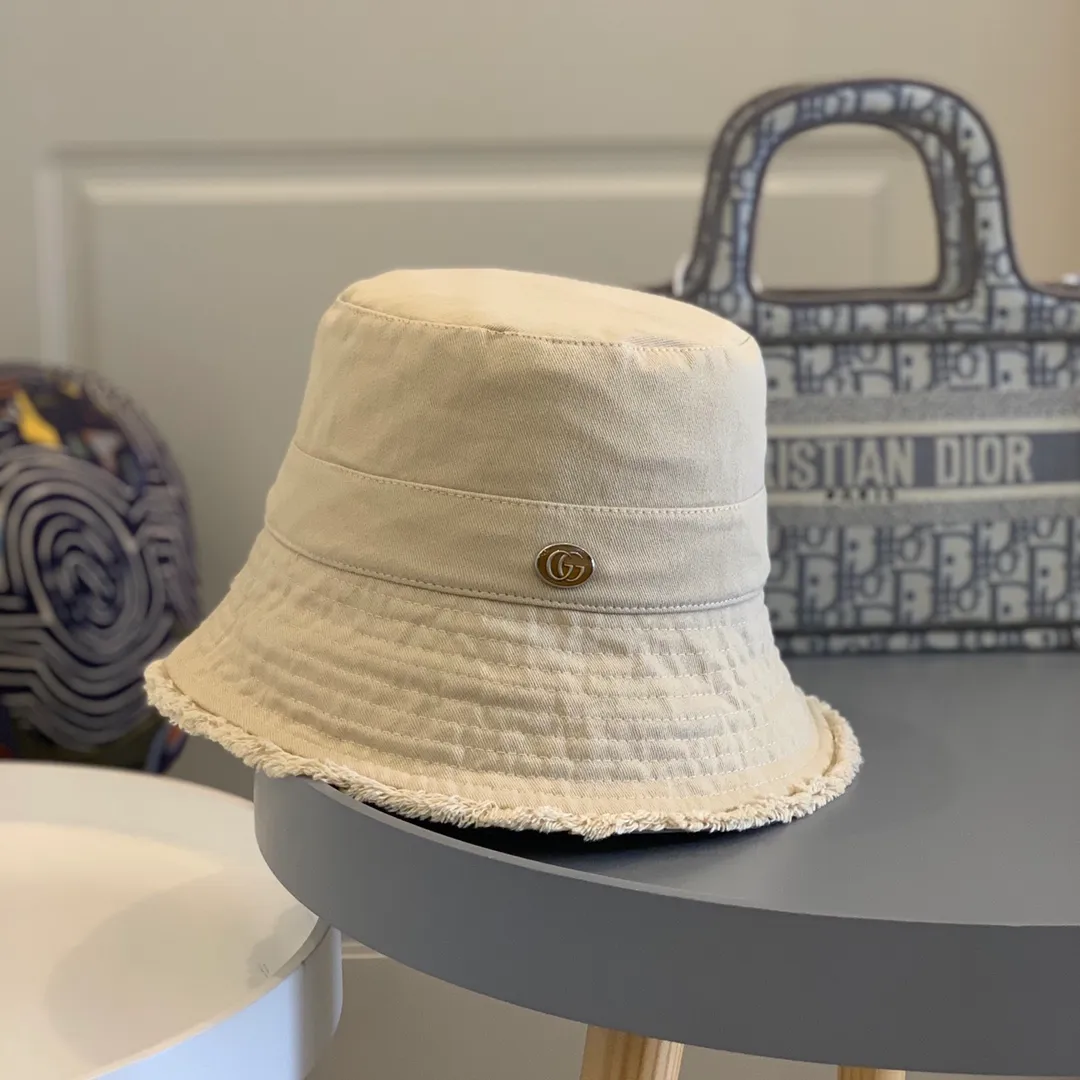 P100 GUCCI Gucci bucket hat👒Official website new product Gucci🧢original quality is very popular. The craftsmanship is very exquisite, high-end and classy! Low-key luxury, easy to carry! Running volume! 3 colors available!