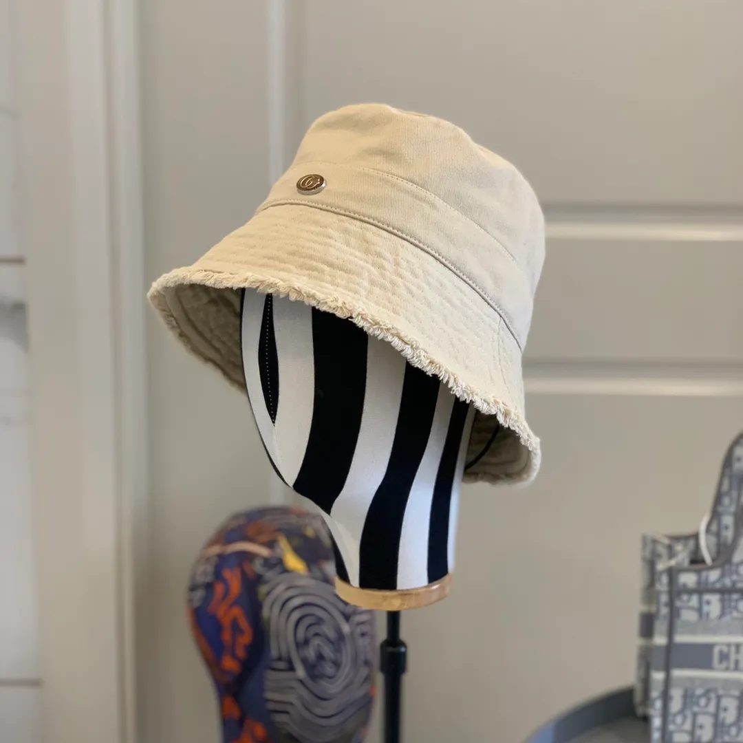 P100 GUCCI Gucci bucket hat👒Official website new product Gucci🧢original quality is very popular. The craftsmanship is very exquisite, high-end and classy! Low-key luxury, easy to carry! Running volume! 3 colors available!