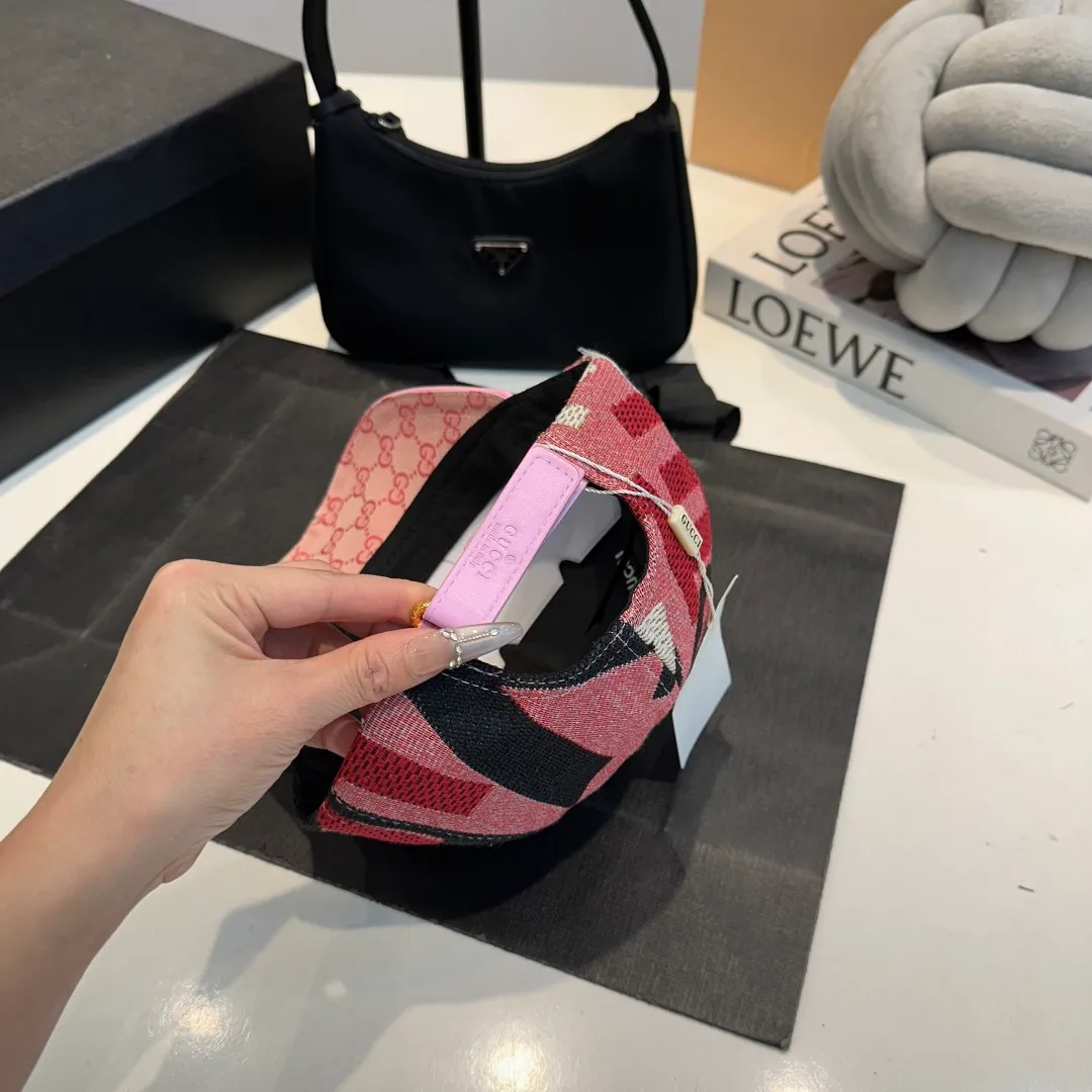 P60 Gucci Baseball Cap GUCCI official website new product, 2025 baseball cap, original quality is very popular 🔥🎩 The craftsmanship is very exquisite, high-end and classy! Low-key luxury, easy to carry! Running volume!
