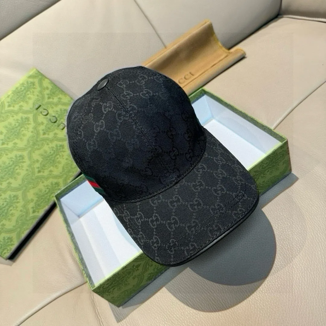 p900000 classic model! Apricot color, black, available in S and L sizes, Gucci (Gucci) classic original baseball cap 😍😍Customized with 1:1 mold opening at the counter, the highest version, original canvas fabric + first-layer cowhide, light and breathable! Photographed in real life, suitable for men and women in all seasons, basic head circumference 56cm, adjustable patches.