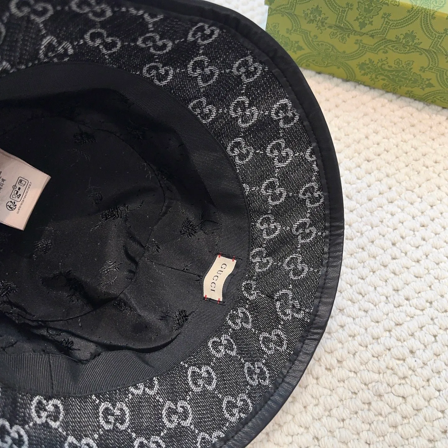 P80 original quality GUCCI Gucci bucket hat 👒Official website new product Gucci bucket hat is coming. The craftsmanship is very exquisite, high-end and classy! Low-key luxury, easy to carry! Running volume!