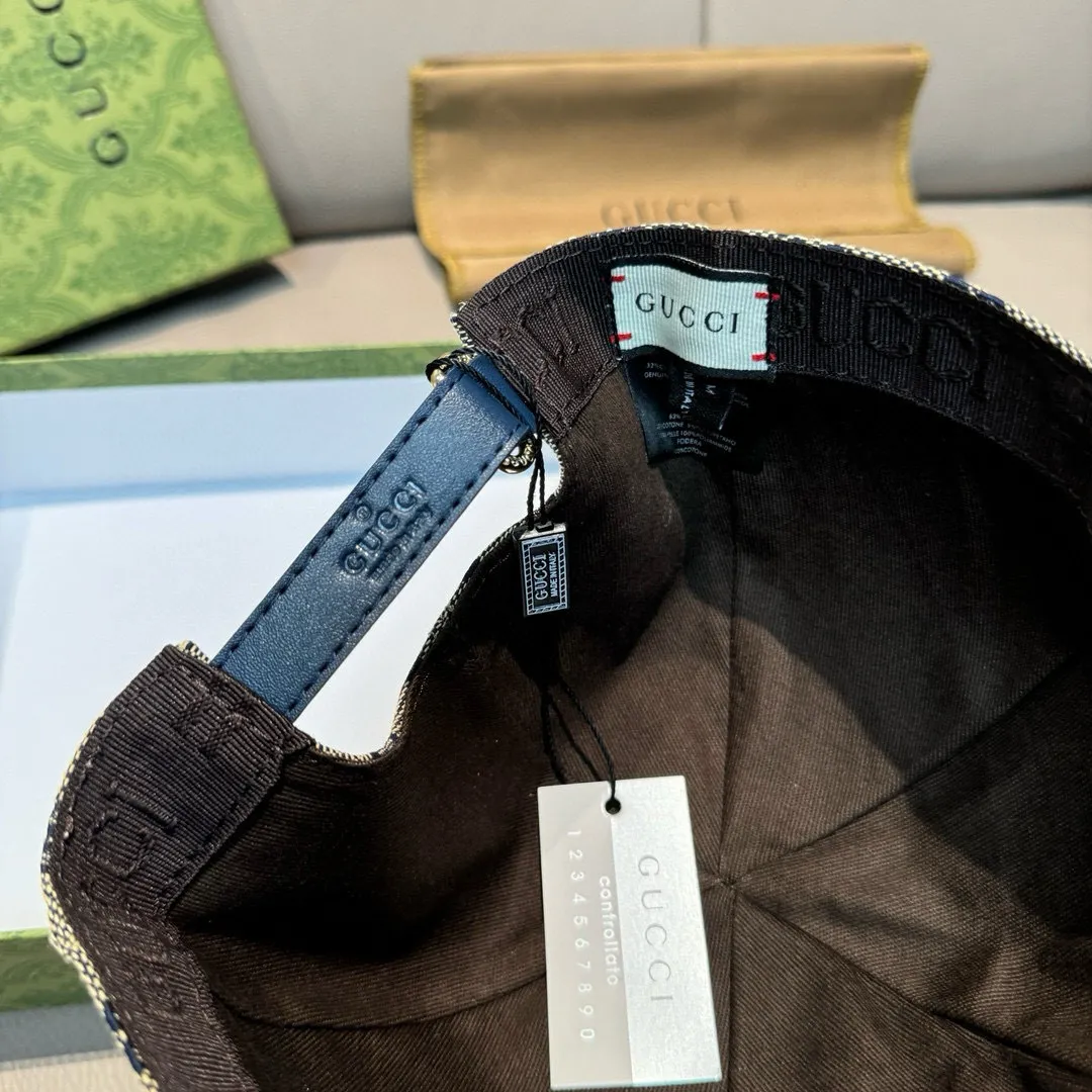p900000 classic model! Apricot color, black, available in S and L sizes, Gucci (Gucci) classic original baseball cap 😍😍Customized with 1:1 mold opening at the counter, the highest version, original canvas fabric + first-layer cowhide, light and breathable! Photographed in real life, suitable for men and women in all seasons, basic head circumference 56cm, adjustable patches.