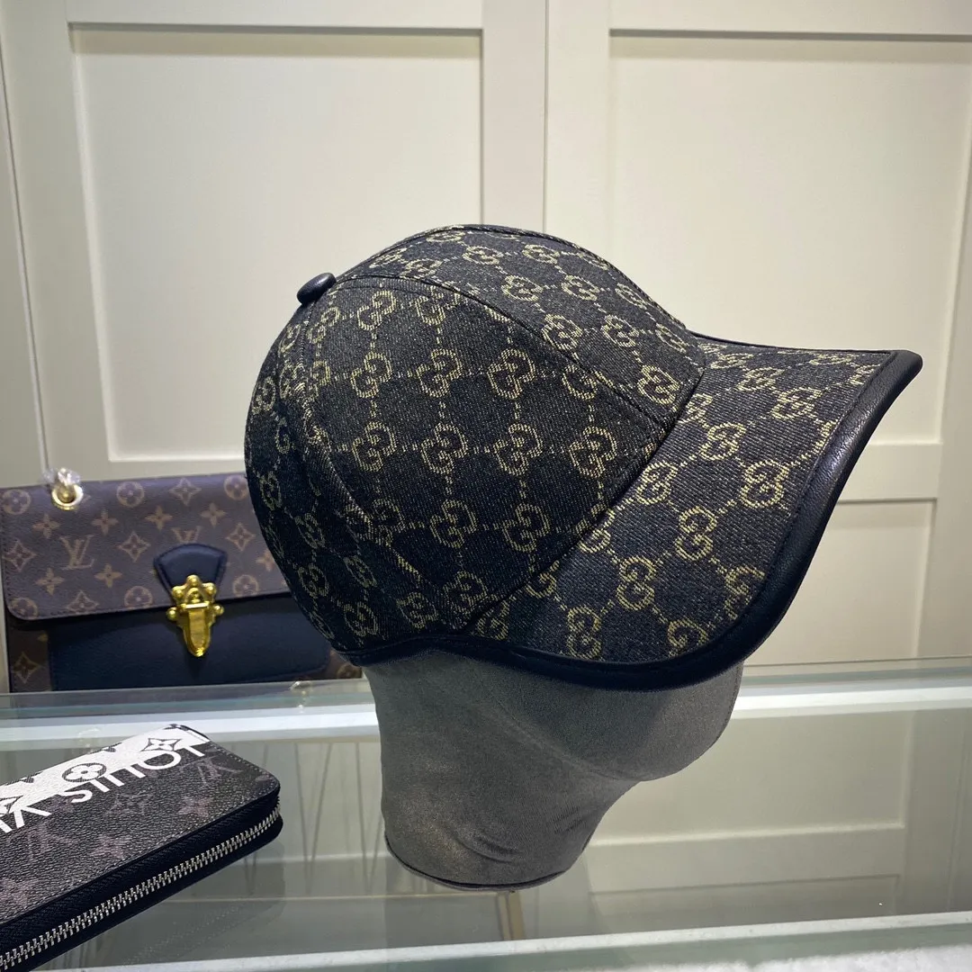 P70💰Gucci Baseball Cap GUCCI🧢Original quality is now available 🔥🎩 The craftsmanship is very exquisite, high-end and classy! Low-key luxury, easy to carry! Running volume! 【68211469】