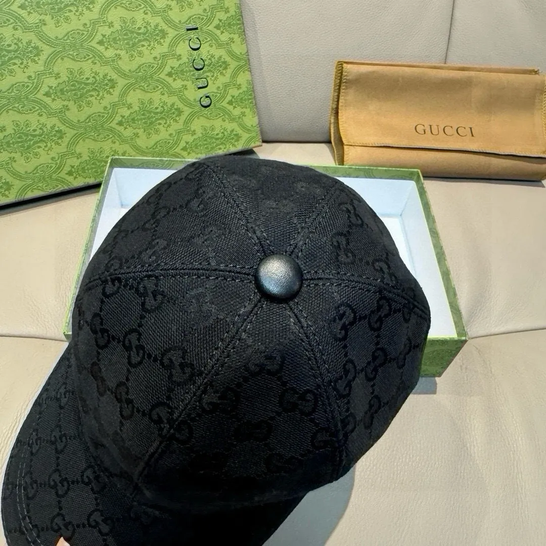 Batch 90, Gucci (Gucci) new spring and summer original baseball cap, logo webbing, 1:1 mold customization, original canvas fabric + first-layer cowhide, popular purchasing agent, versatile style for men and women, great quality! The basic head circumference is 56cm, and the patch is adjustable.