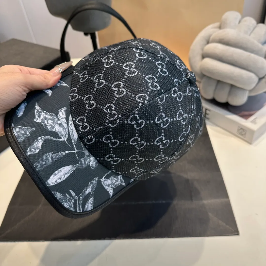 P56 Gucci Baseball Cap♥️GUCCI🧢New product from the official website, baseball cap, original quality, hot arrival 🔥🎩 The craftsmanship is very exquisite, high-end and classy! Low-key luxury, easy to carry! Running volume!