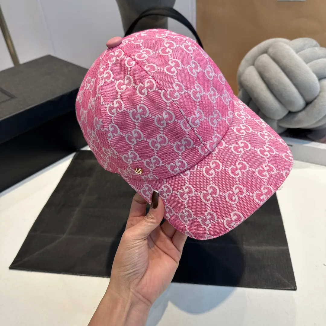 P60 Gucci Baseball Cap♥️GUCCI🧢New product from the official website, baseball cap, original quality, very popular 🔥🎩 The craftsmanship is very exquisite, high-end and classy! Low-key luxury, easy to carry! Running volume!