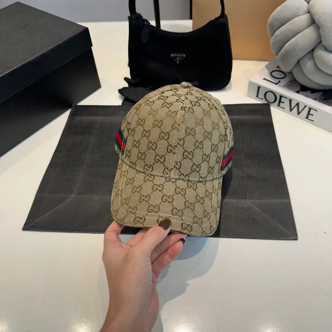 P600000 classic model! Gucci (Gucci) classic original baseball cap😍Light and breathable! Photographed in real life, suitable for men and women in all seasons, basic head circumference 56cm, adjustable patches.