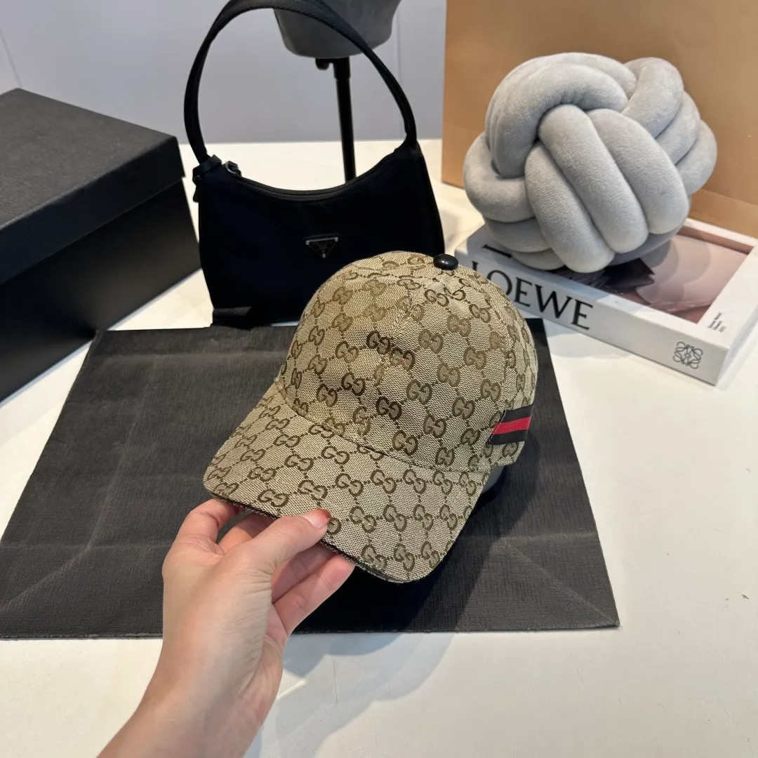 P60 Gucci (Gucci) classic original baseball cap😍Customized with 1:1 mold opening at the counter, the highest version, the original canvas is light and breathable! Photographed in real life, suitable for men and women in all seasons, basic head circumference 56cm, adjustable patches.