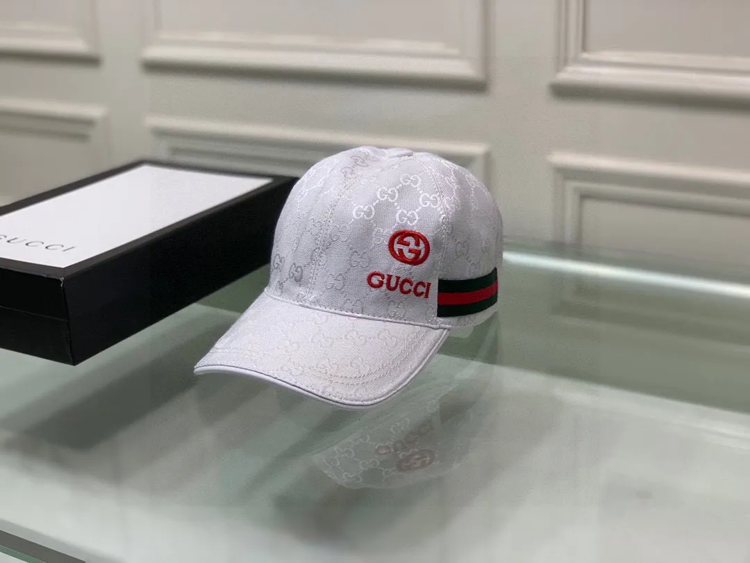 🉐️900,000-year-old classic model shipped!  , Gucci (Gucci) classic original baseball cap😍😍gucci small embroidery, 1:1 mold opening and customization at the counter, the highest version, original canvas fabric + first layer of cowhide, pure cotton lining, light and breathable! Photographed in real life, suitable for men and women in all seasons, basic head circumference 56cm, adjustable patches.