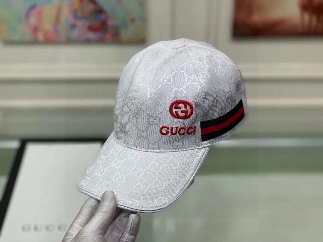 🉐️900,000-year-old classic model shipped!  , Gucci (Gucci) classic original baseball cap😍😍gucci small embroidery, 1:1 mold opening and customization at the counter, the highest version, original canvas fabric + first layer of cowhide, pure cotton lining, light and breathable! Photographed in real life, suitable for men and women in all seasons, basic head circumference 56cm, adjustable patches.