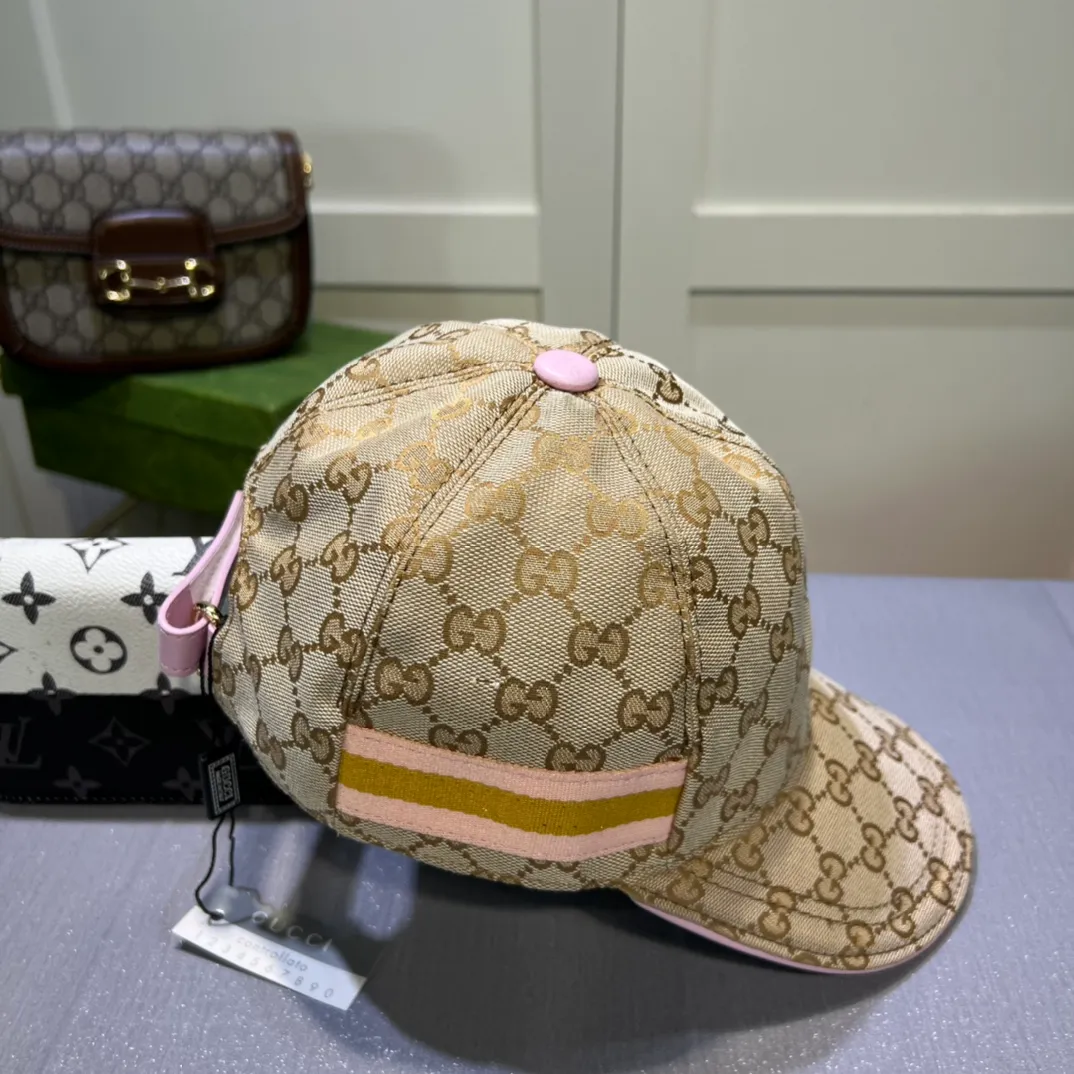 P80💰10,000-year-old classic model shipped! Gucci (Gucci) classic original baseball cap 😍😍Customized at the 1:1 counter mold, the highest version, original canvas + first layer of cowhide, pure cotton lining, light and breathable! Photographed in real life, suitable for men and women in all seasons, basic head circumference 56cm, adjustable patches.