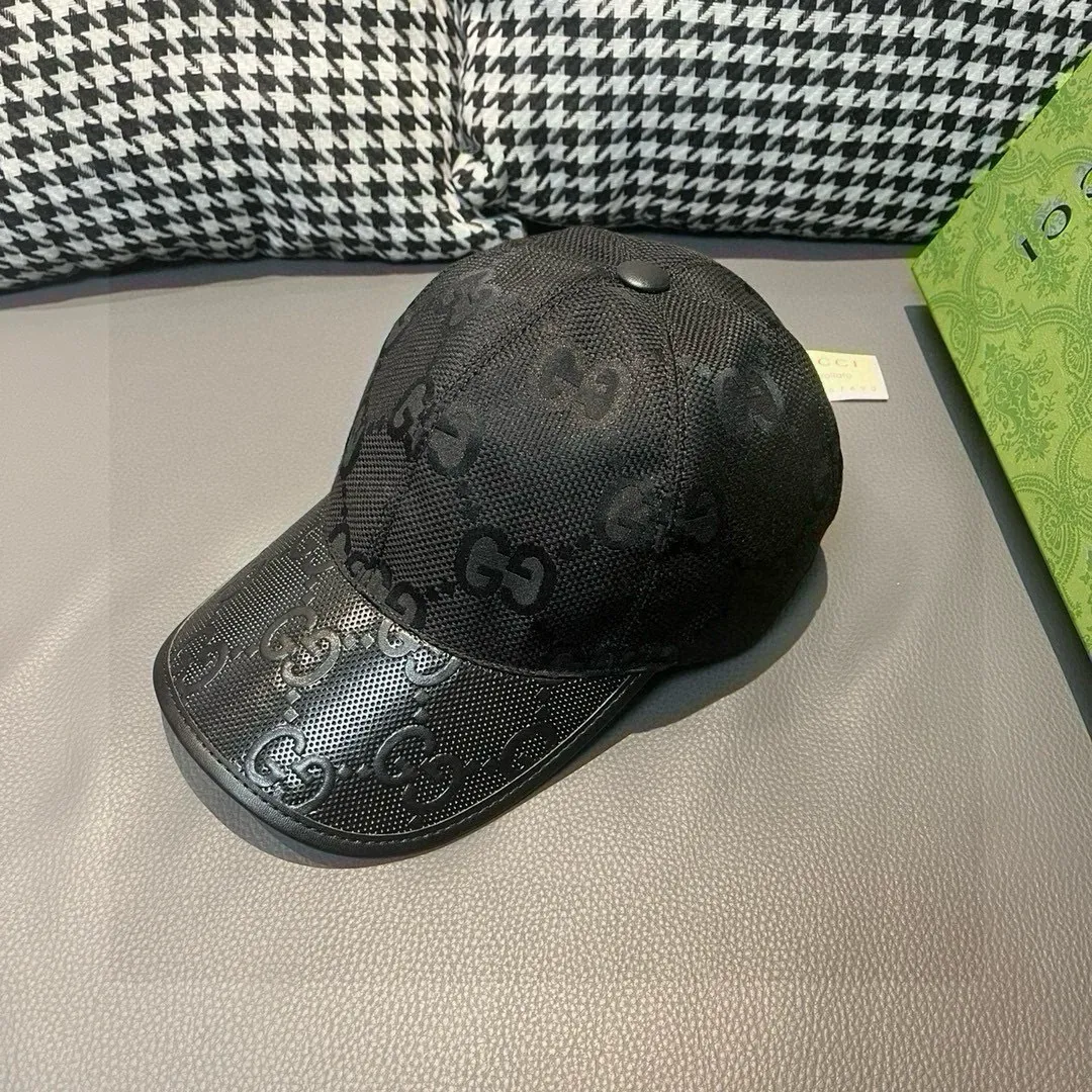 P90, Gucci (Gucci) classic original baseball cap, small double G cowhide stitching, 1:1 mold customization, excellent quality! The brim is embossed with first-layer cowhide, the quality is excellent! The basic head circumference is 56cm, the patch is adjustable, the original version is shipped in two colors from the counter, a hot seller!