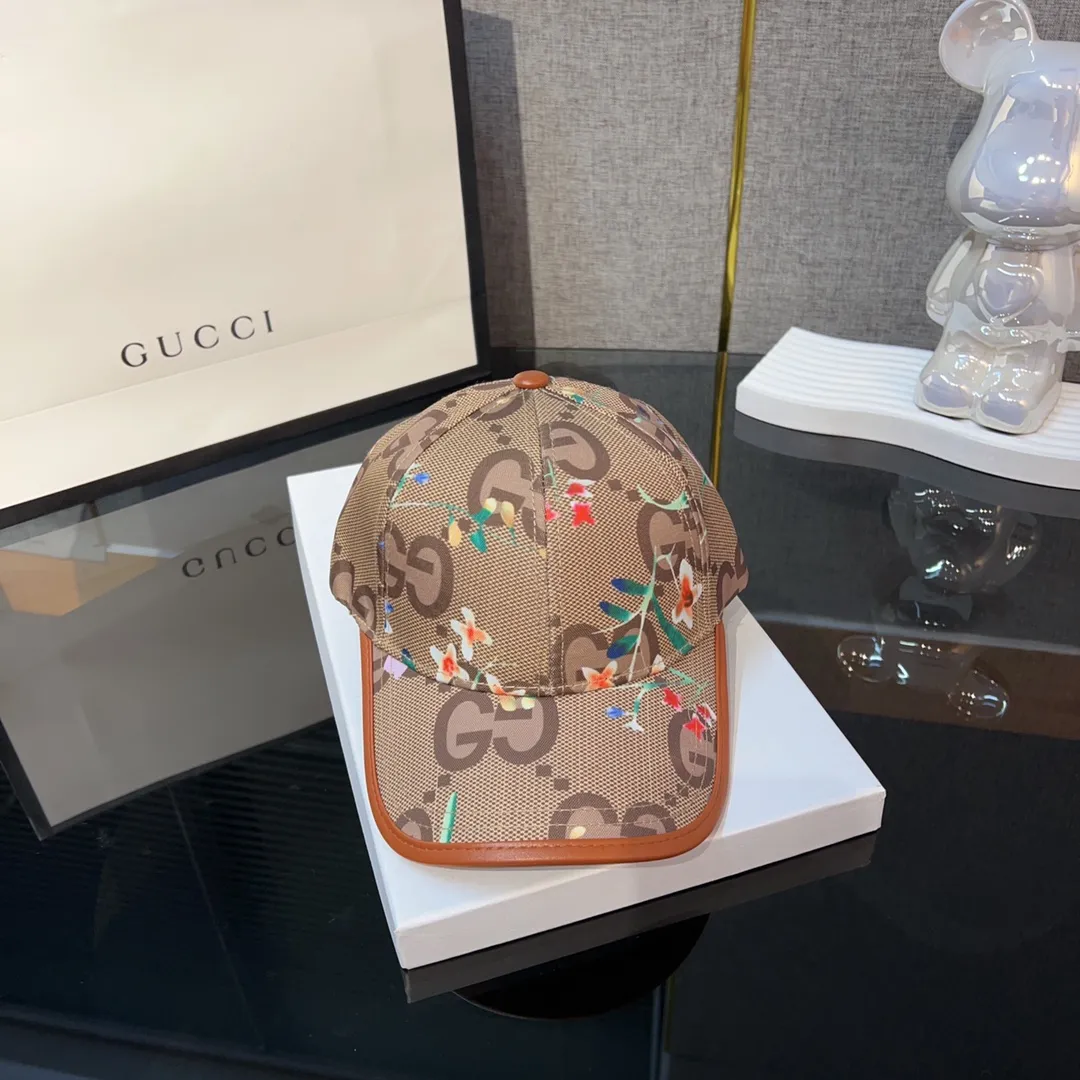 Special batch of 60💰 Gucci Gucci🌸Classic double c floral style, sun protection baseball cap🧢
