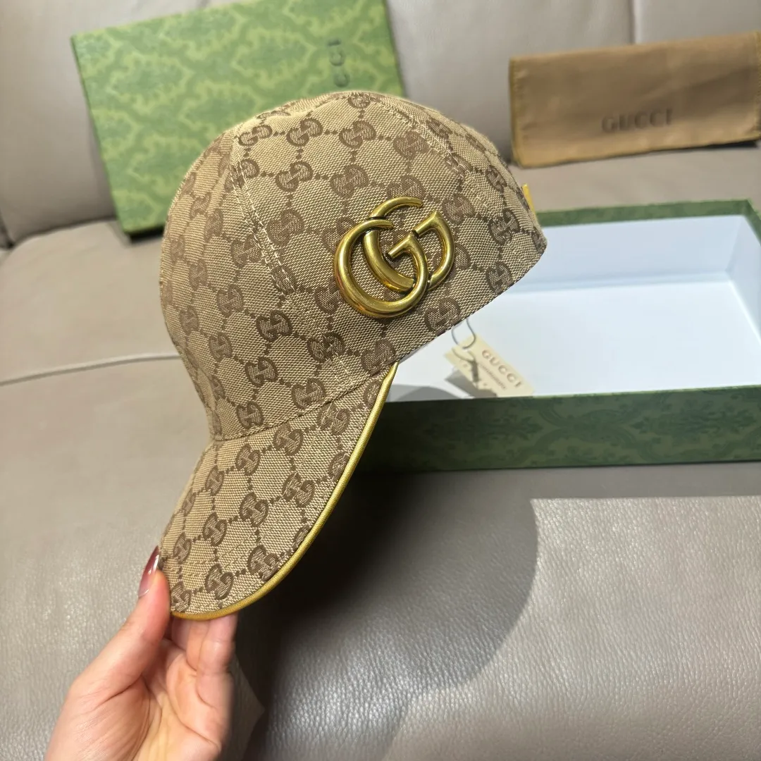 P90., Gucci (Gucci) new original baseball cap, metal double G, the latest model at the counter, 1:1 mold customization, genuine mold hardware, original canvas fabric + first-layer cowhide, original quality! The quality is great, the basic head circumference is 56cm, and the patch is adjustable.