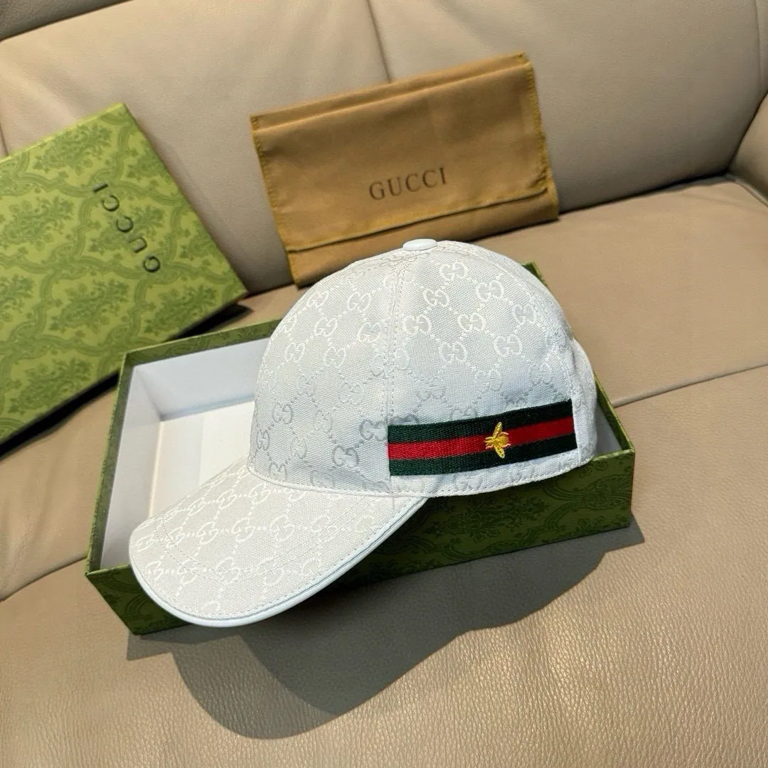 p90 ten thousand year classic model shipped!   , Gucci (Gucci) classic original baseball cap😍😍Little Bee, 1:1 mold opening and customization at the counter, the highest version, original canvas fabric + first layer of cowhide, pure cotton lining, light and breathable! Photographed in real life, suitable for men and women in all seasons, basic head circumference 56cm, adjustable patches.