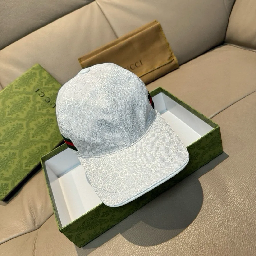 p90 ten thousand year classic model shipped!   , Gucci (Gucci) classic original baseball cap😍😍Little Bee, 1:1 mold opening and customization at the counter, the highest version, original canvas fabric + first layer of cowhide, pure cotton lining, light and breathable! Photographed in real life, suitable for men and women in all seasons, basic head circumference 56cm, adjustable patches.