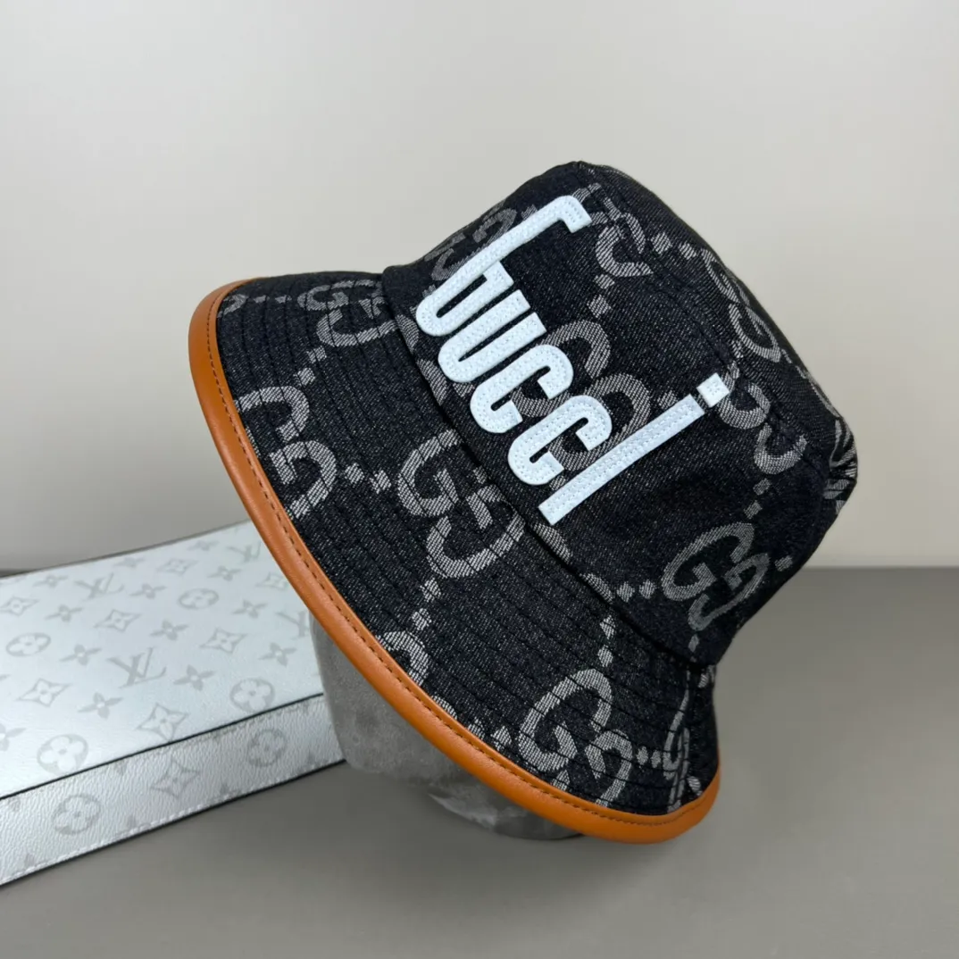 60💰GUCCI Gucci bucket hat👒The new Gucci fisherman hat from the official website is coming. The craftsmanship is very exquisite, and it is high-end and classy! Low-key luxury, easy to carry! Running volume!
