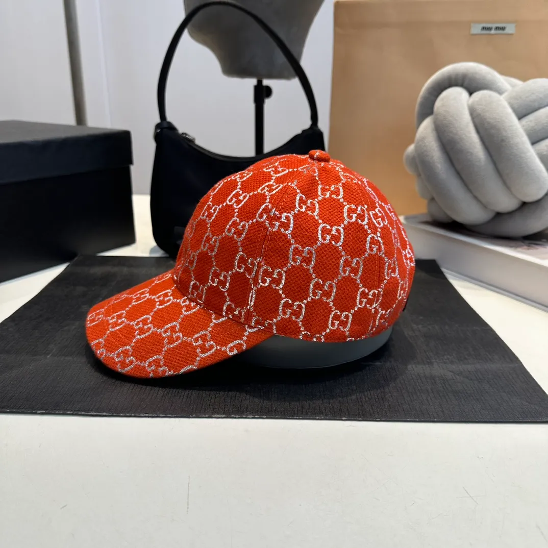 P70 Gucci baseball cap♥️GUCCI🧢New product from the official website, baseball cap, original quality, very popular 🔥🎩 The craftsmanship is very exquisite, high-end and classy! Low-key luxury, easy to carry! Running volume!