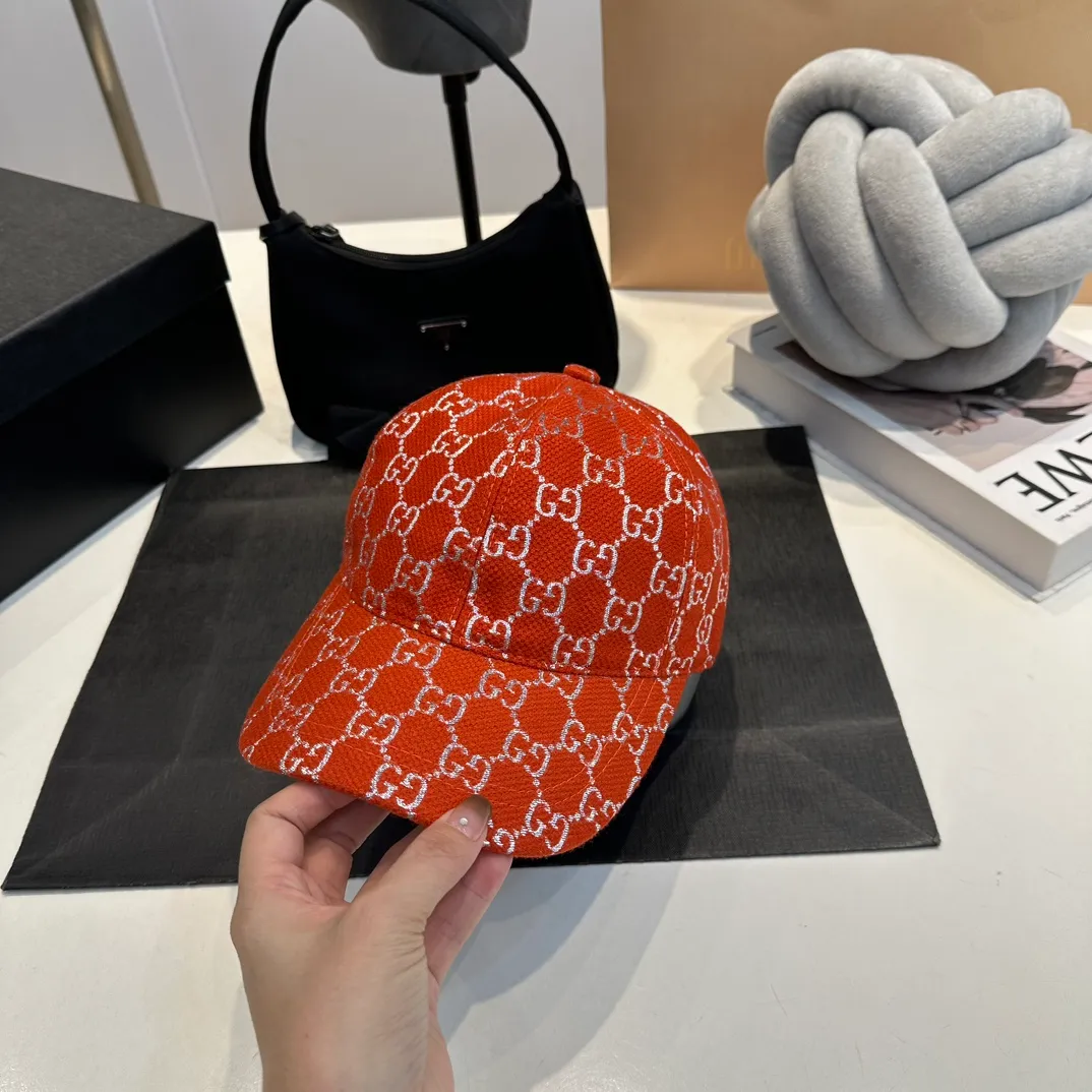 P70 Gucci baseball cap♥️GUCCI🧢New product from the official website, baseball cap, original quality, very popular 🔥🎩 The craftsmanship is very exquisite, high-end and classy! Low-key luxury, easy to carry! Running volume!