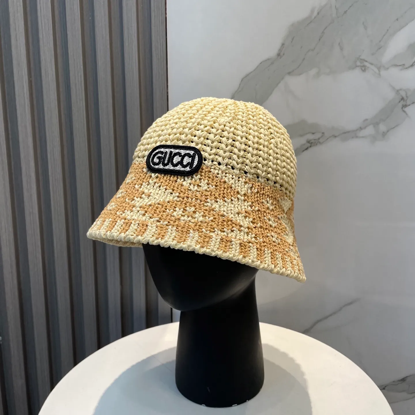P70 Gucci's new knitted hat, made with high density, a super tasteful knitted hat~the first choice for going out on the street! The shape of the hat is super nice, the color is perfect, and it’s light to carry! A must-have for little fairies🧚Head circumference 57cm